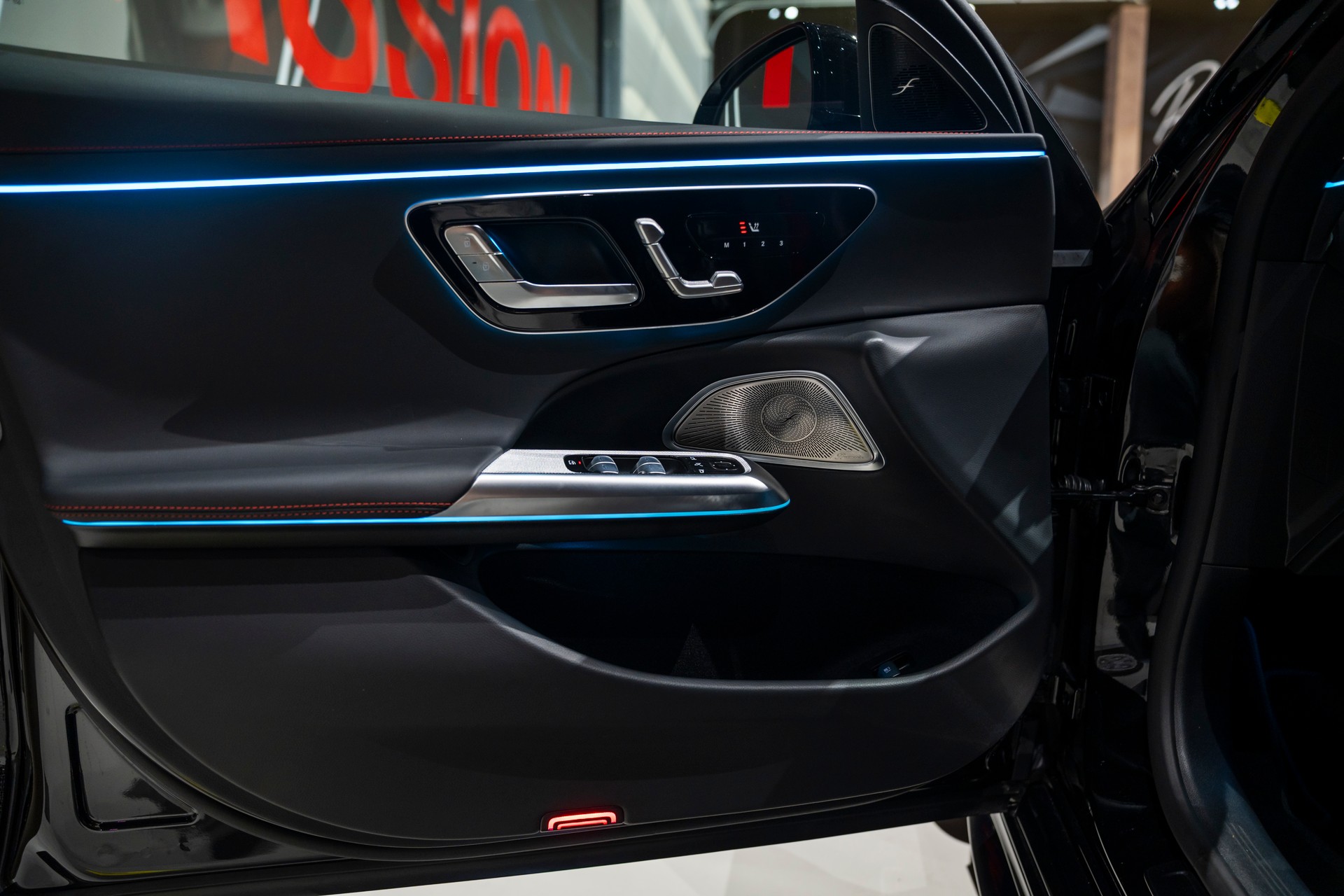 MERCEDES-BENZ E 53 Hybrid T 4Matic+ 9G-Tronic-image-9