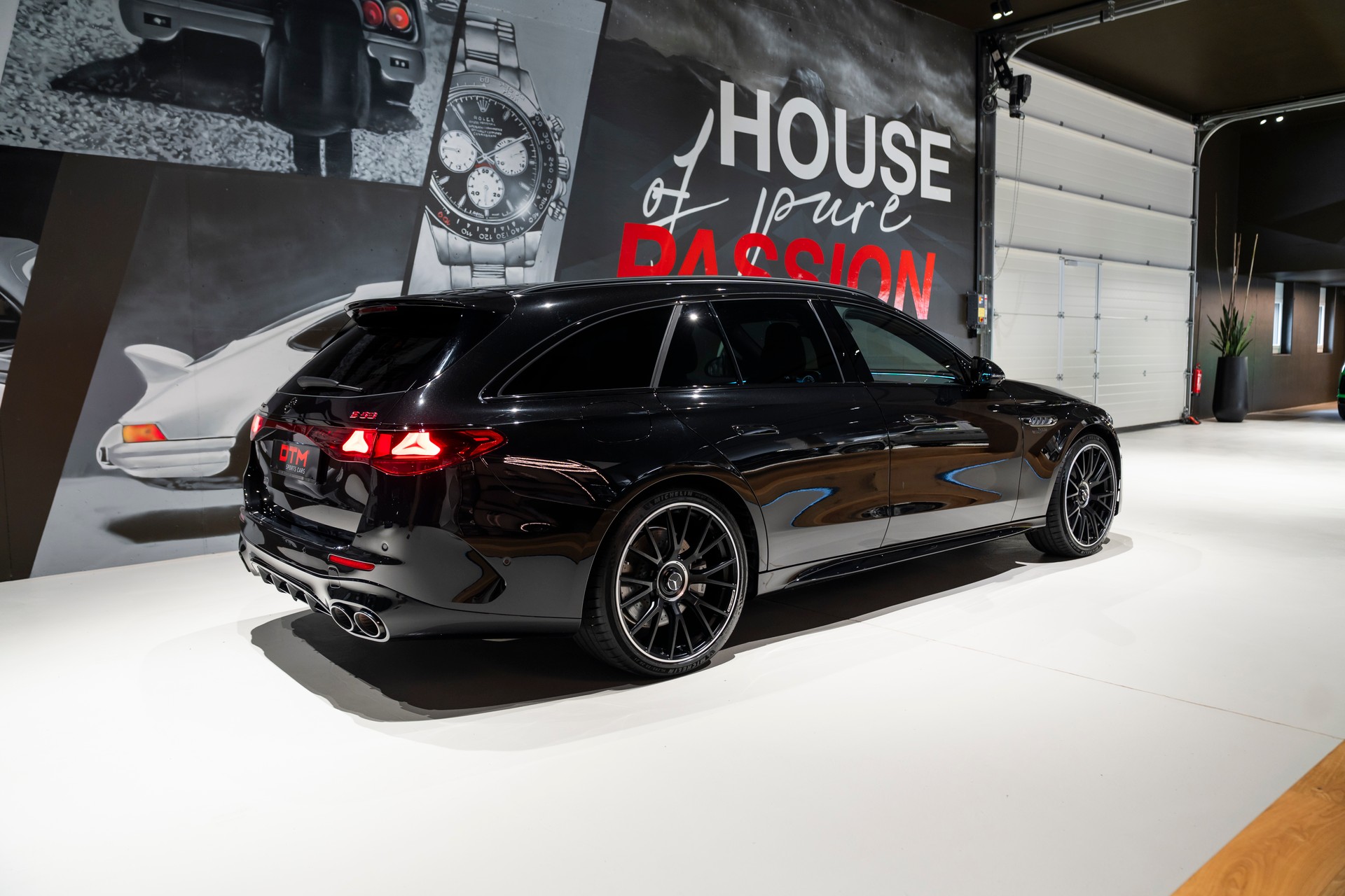 MERCEDES-BENZ E 53 Hybrid T 4Matic+ 9G-Tronic-showroom-element-3