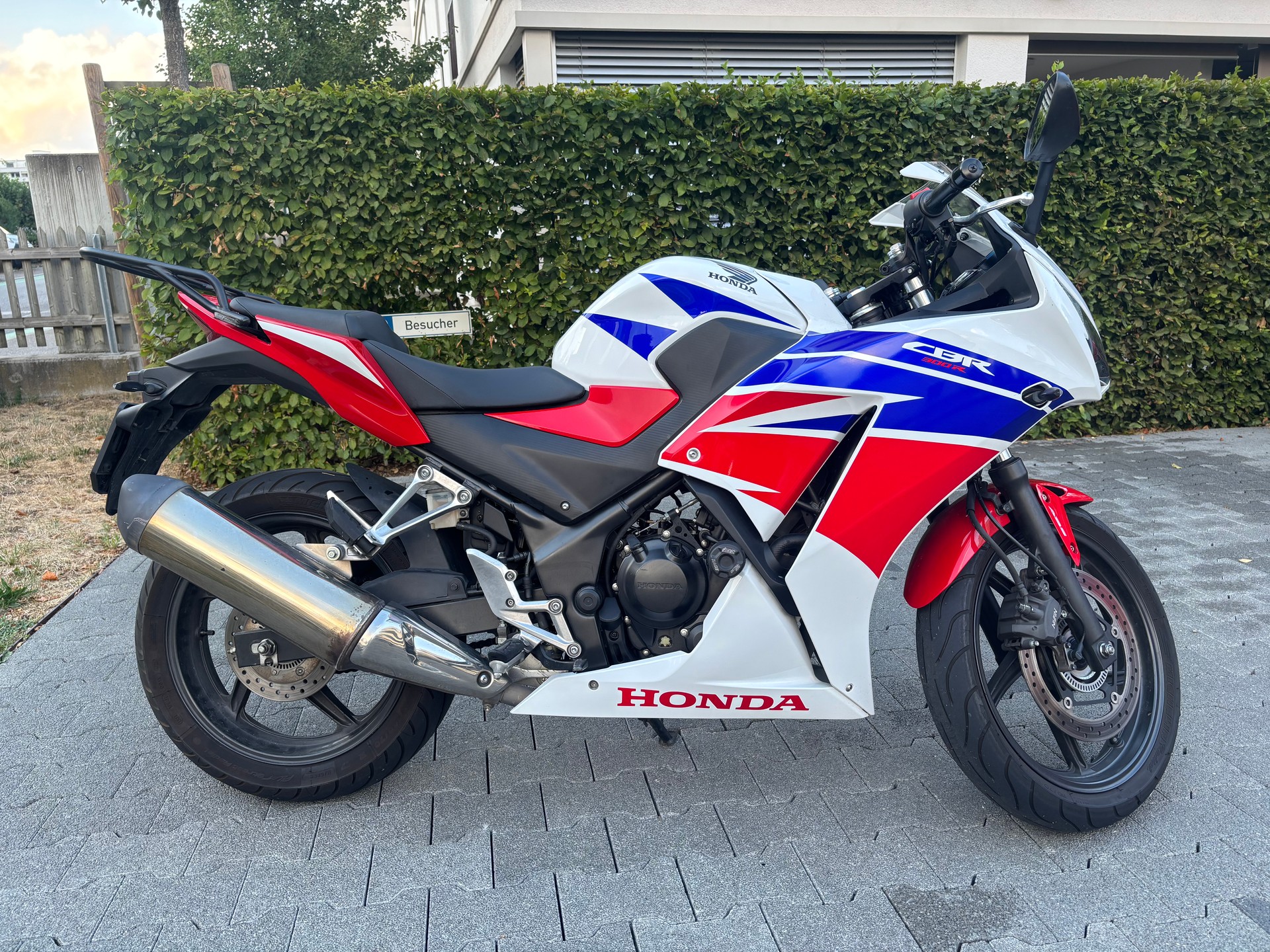 HONDA CBR 300 R-image-3