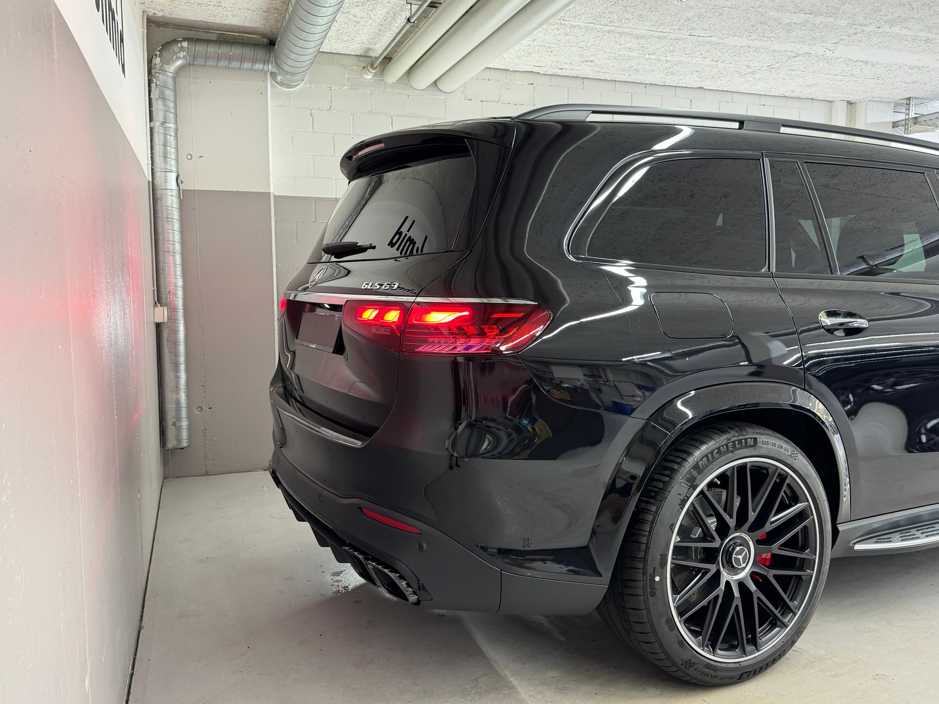MERCEDES-BENZ GLS 63 AMG 4Matic +-showroom-element-3