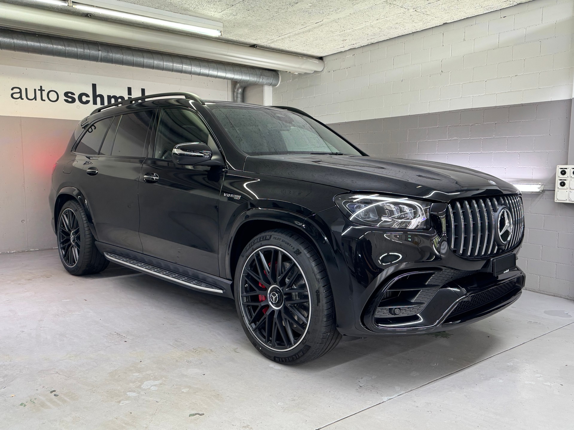 MERCEDES-BENZ GLS 63 AMG 4Matic +