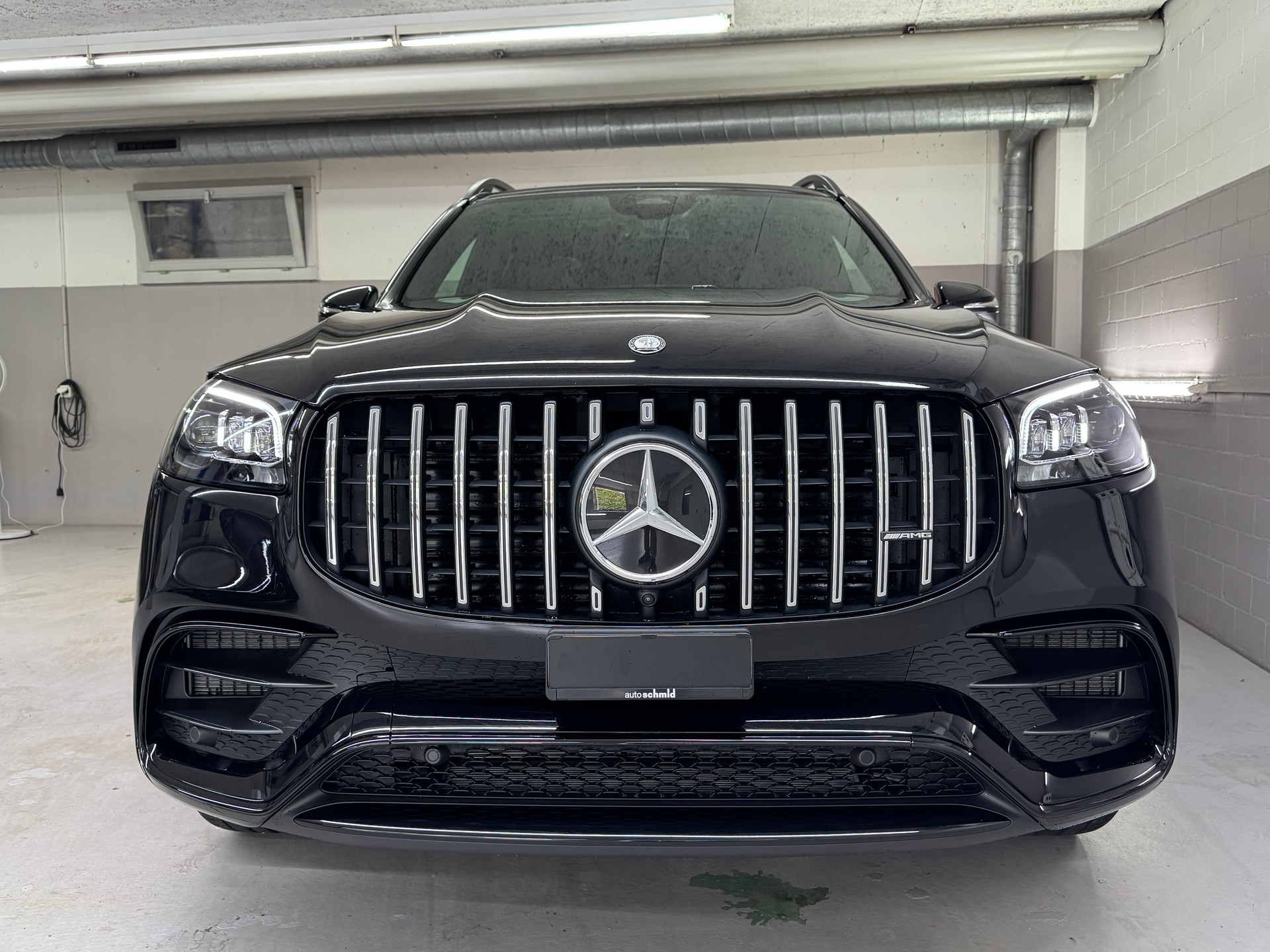 MERCEDES-BENZ GLS 63 AMG 4Matic +-showroom-element-1
