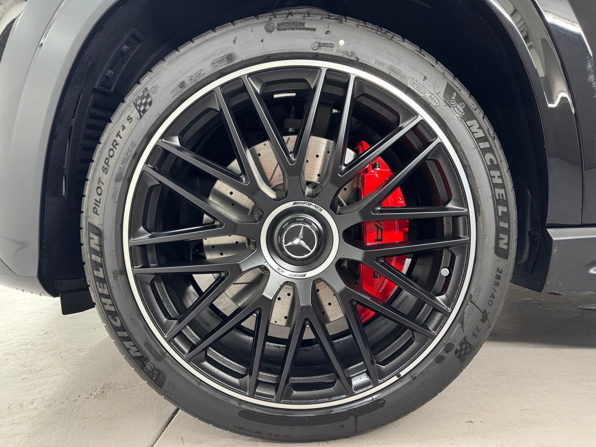 MERCEDES-BENZ GLS 63 AMG 4Matic +-image-10