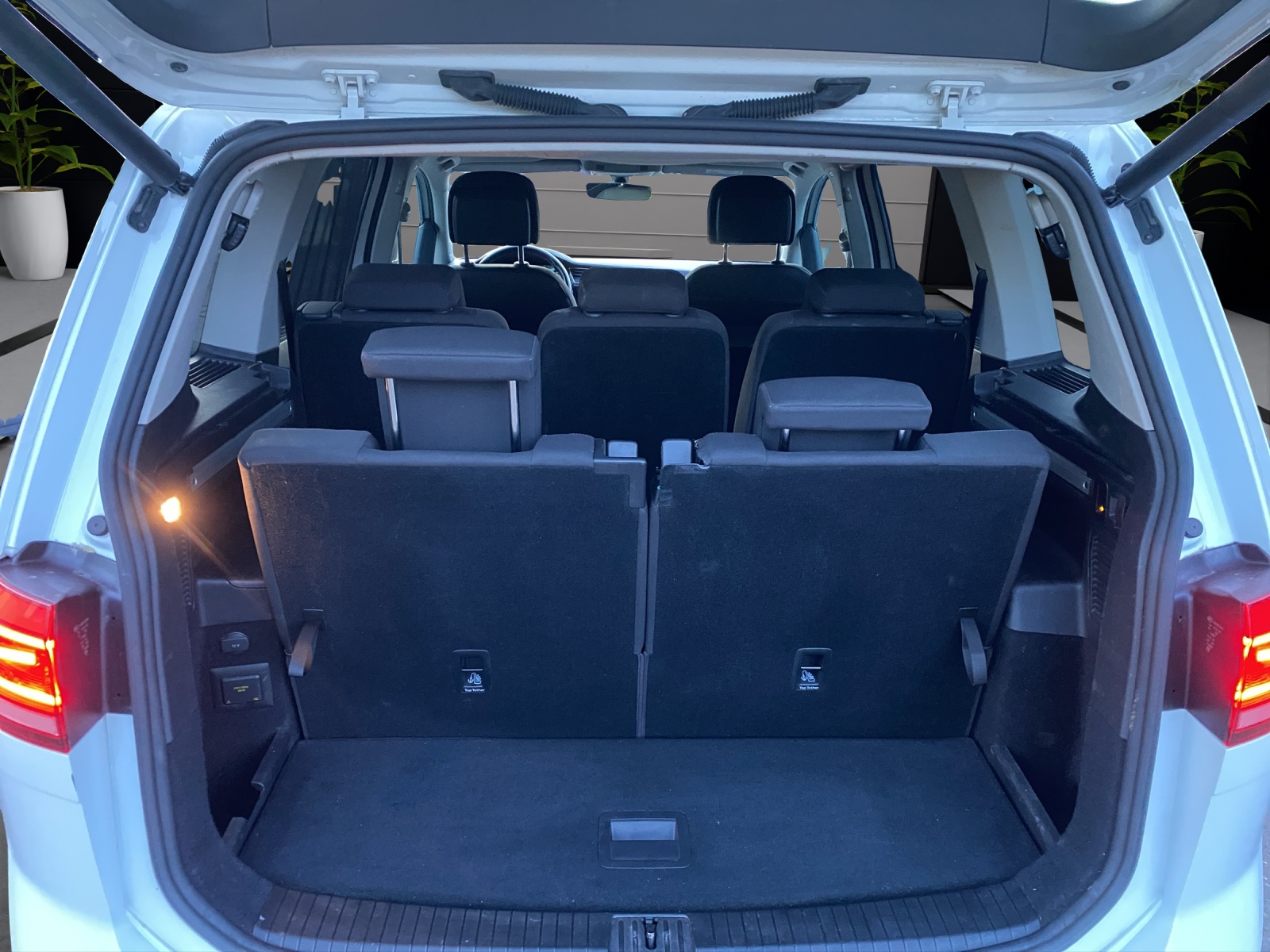 VW Touran 1.5 Benzin TSI 150-PS DSG-Automat 7 F-Plätzer Frisch MFK & ab Service Schweizer Fahrzeug aus erster Schweizer Hand-image-17