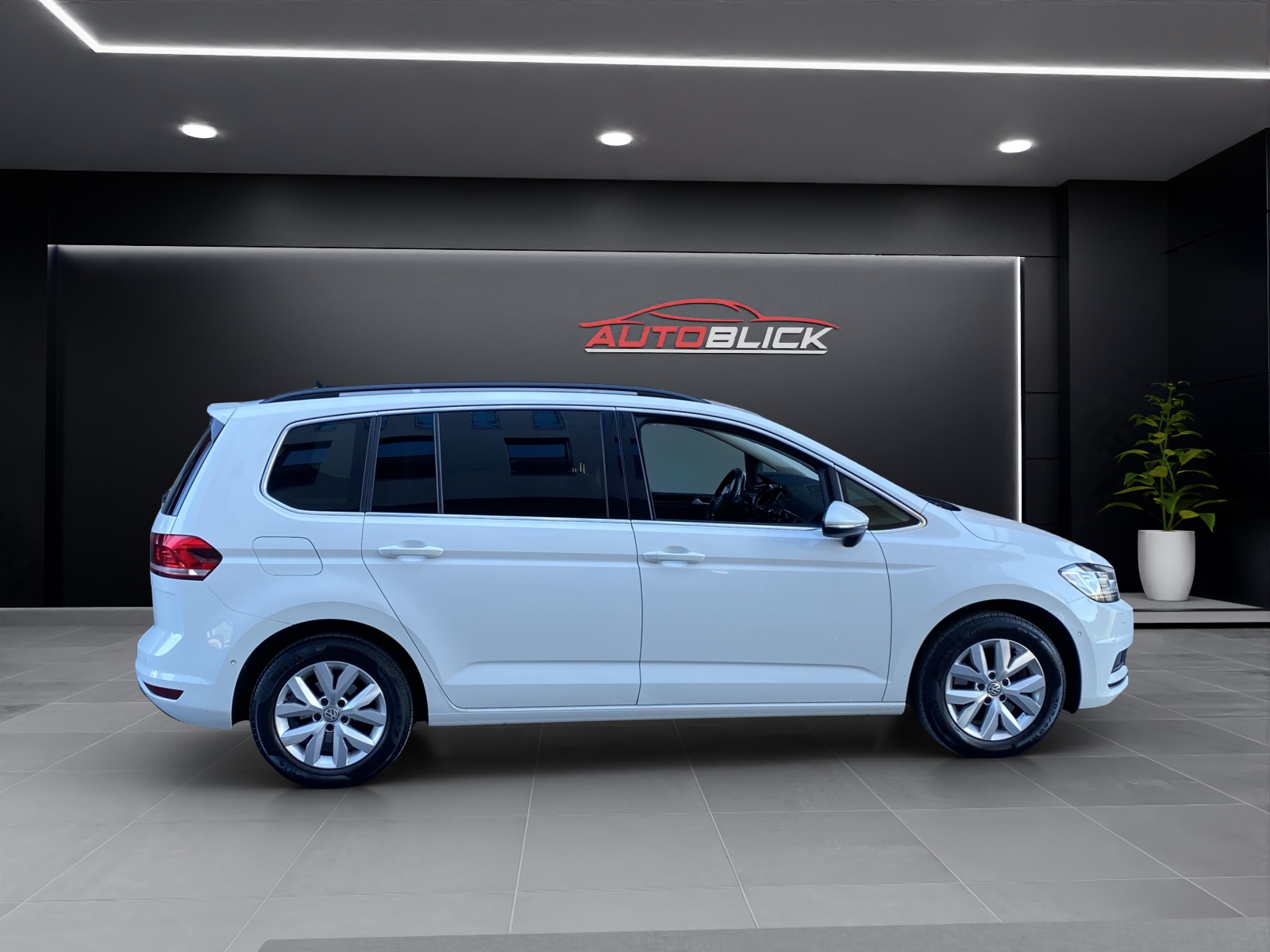 VW Touran 1.5 Benzin TSI 150-PS DSG-Automat 7 F-Plätzer Frisch MFK & ab Service Schweizer Fahrzeug aus erster Schweizer Hand-image-4