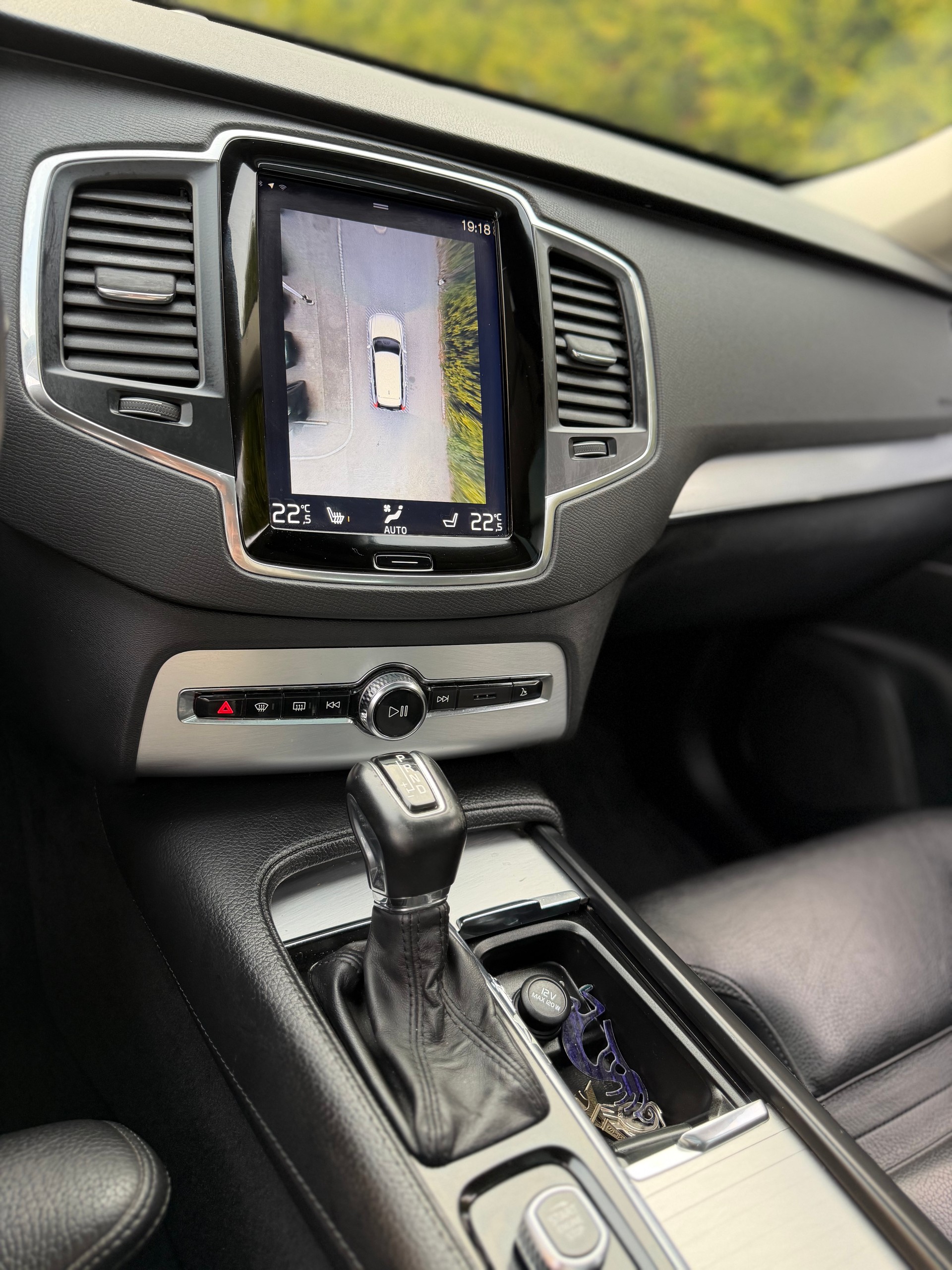 VOLVO XC90 T6 AWD R-Design Geartronic-image-15