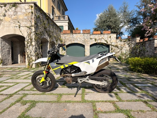 HUSQVARNA 701 Supermoto-image-3