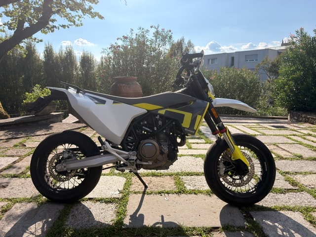 HUSQVARNA 701 Supermoto-image-2