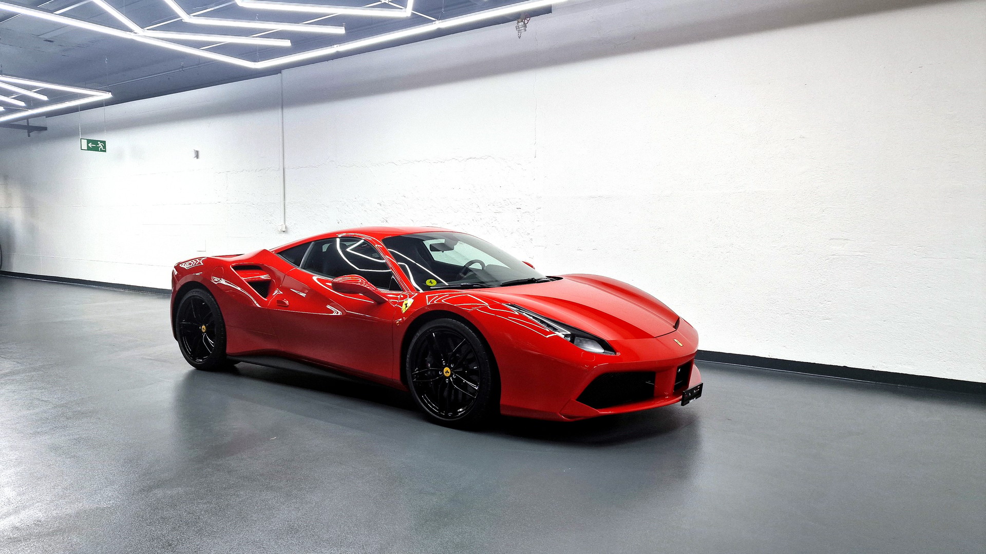 FERRARI 488 GTB 3.9 Turbo-showroom-element-1