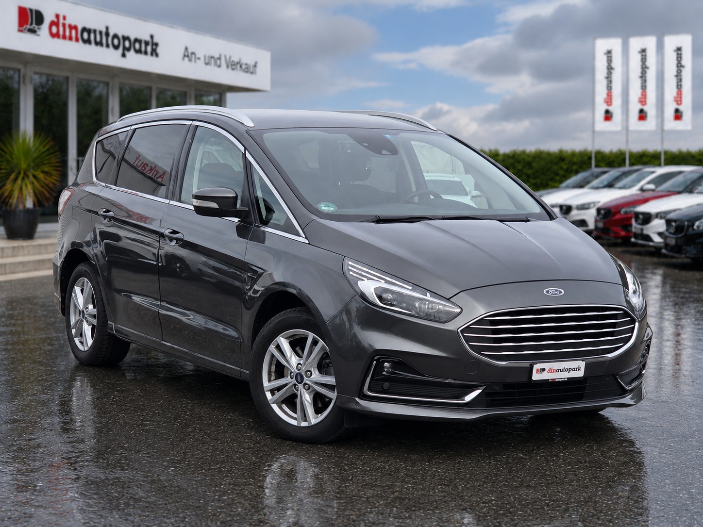 FORD S-Max 2.0 TDCi Titanium Automatic * Top Zustand * Anhängerkupplung *-showroom-element-2