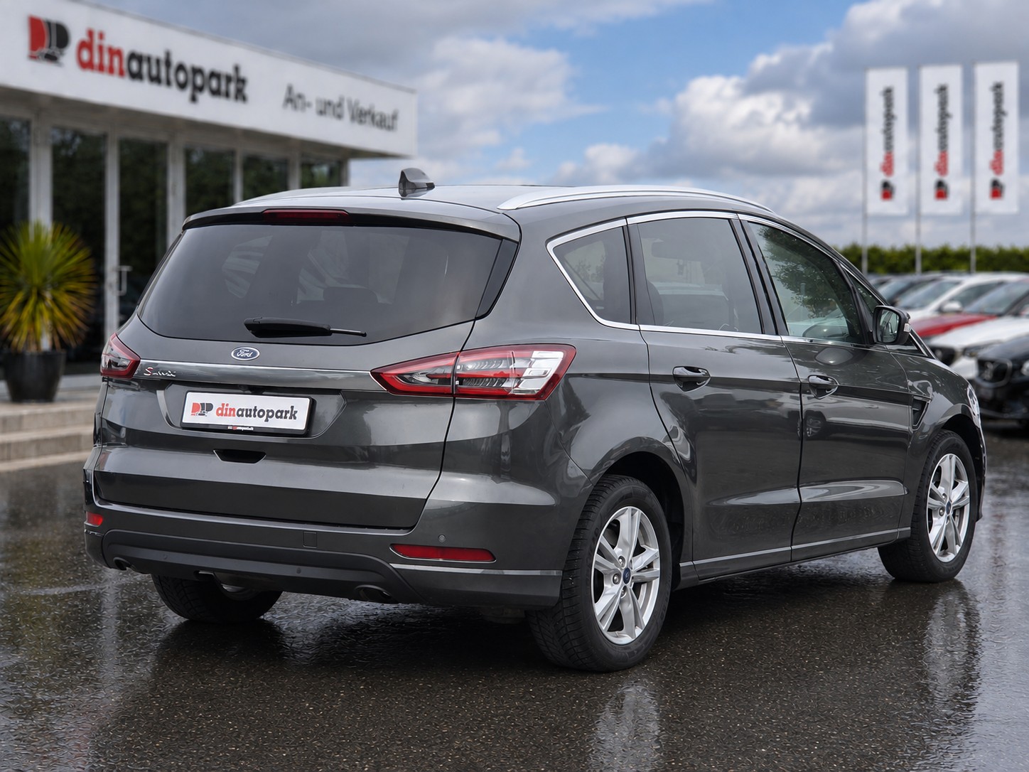FORD S-Max 2.0 TDCi Titanium Automatic * Top Zustand * Anhängerkupplung *-showroom-element-3