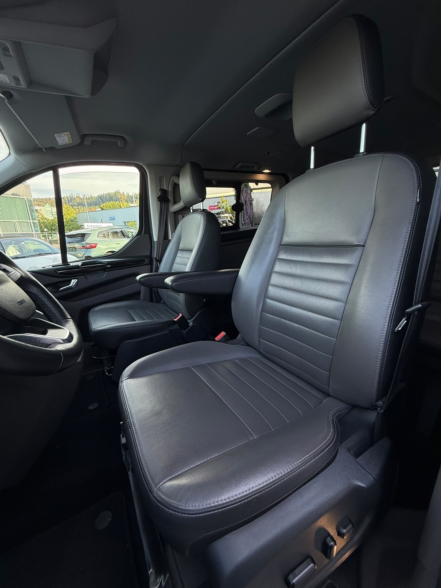FORD Tourneo Custom 310 L1H1 Titanium SelectShift A-image-14