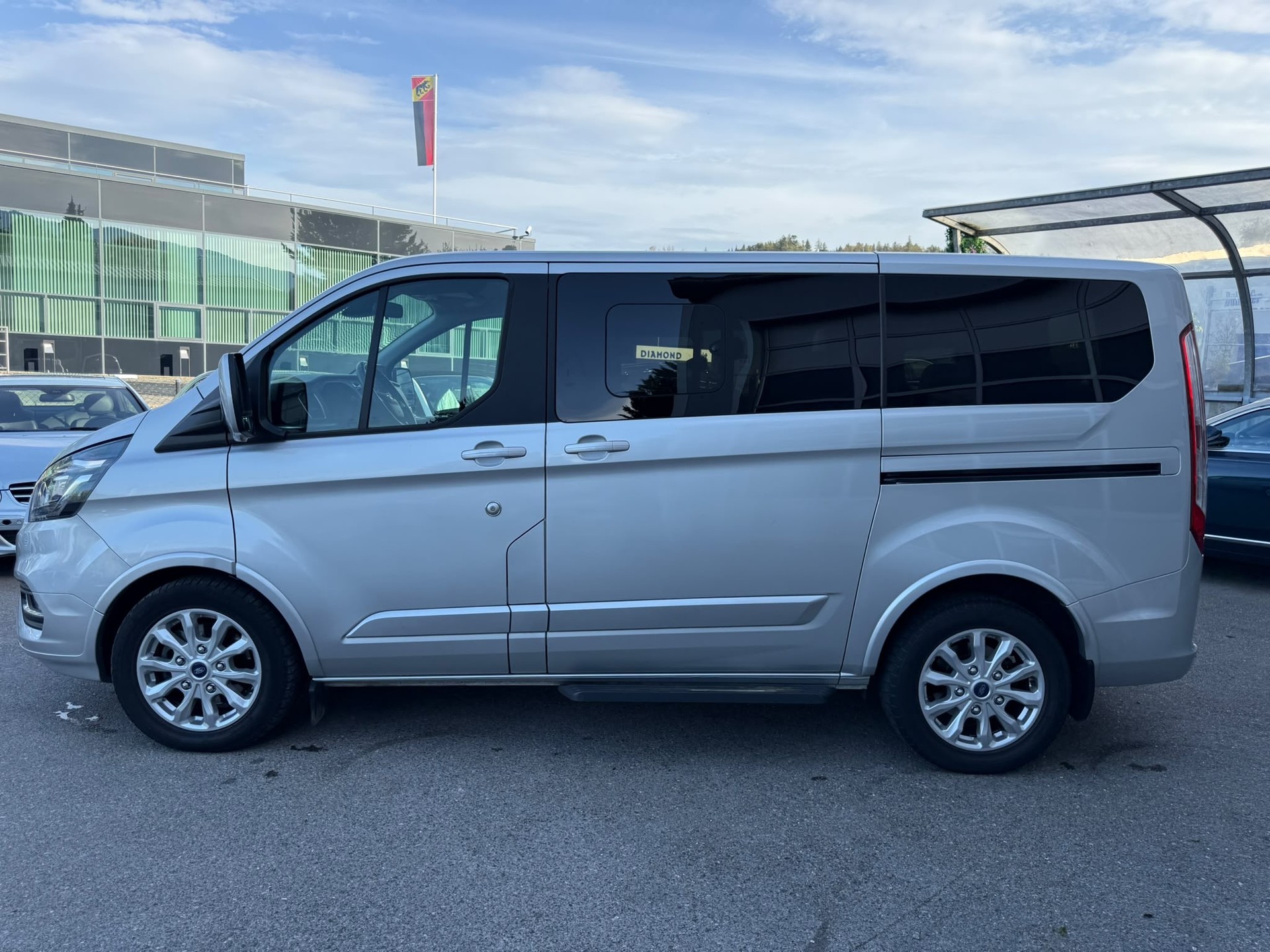 FORD Tourneo Custom 310 L1H1 Titanium SelectShift A-image-6