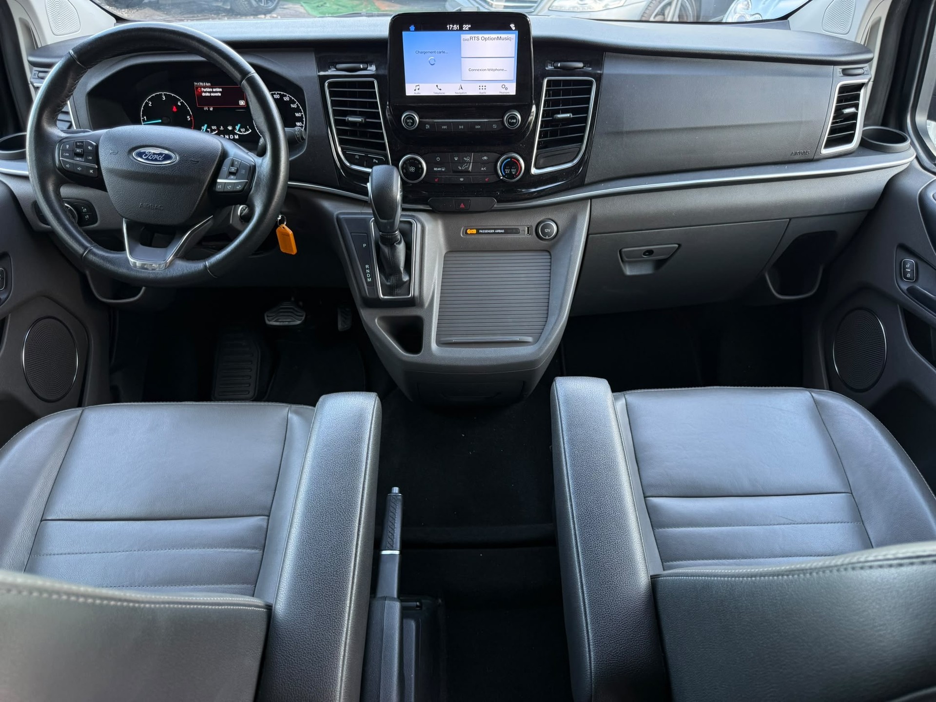 FORD Tourneo Custom 310 L1H1 Titanium SelectShift A-image-12
