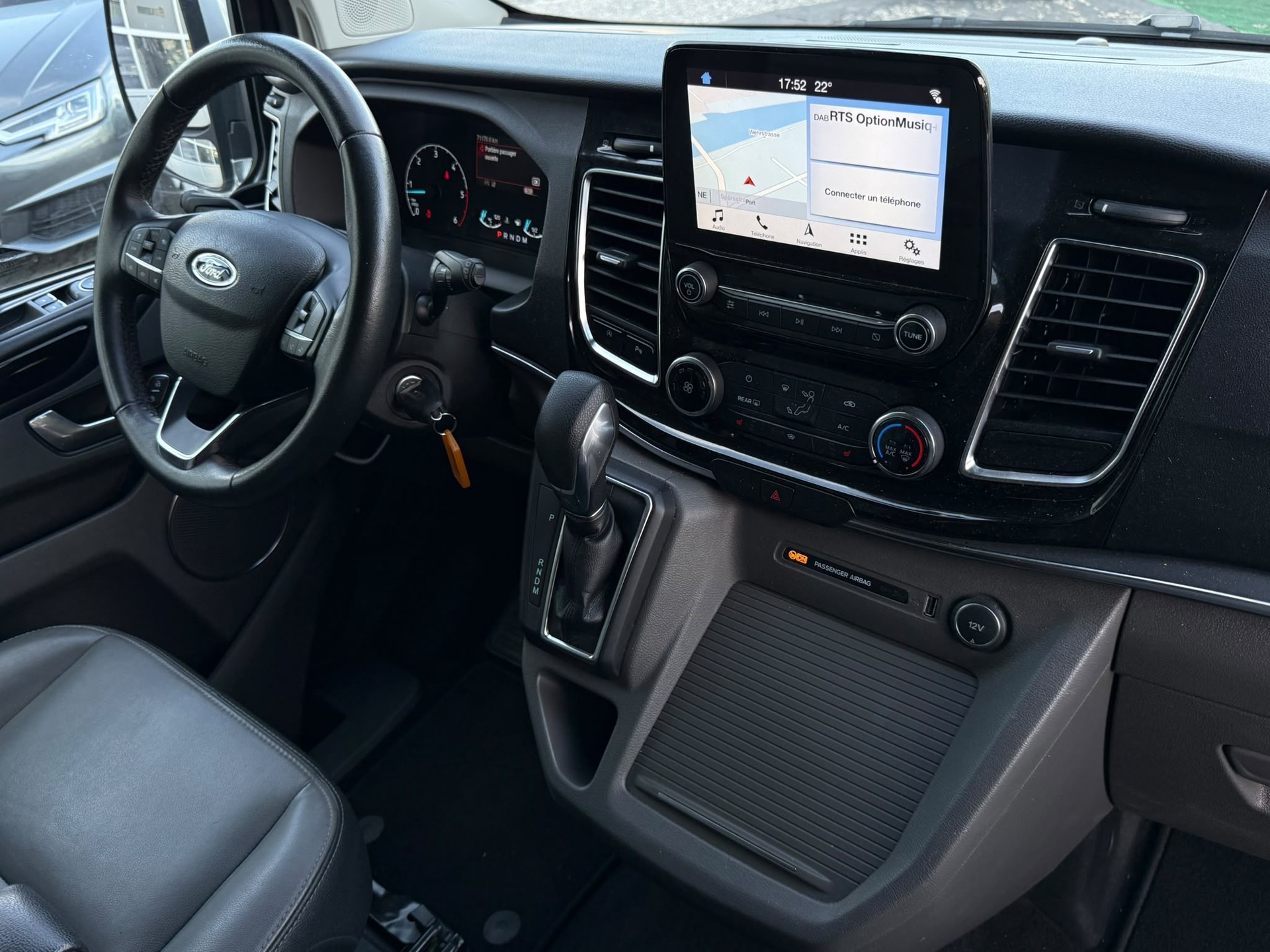 FORD Tourneo Custom 310 L1H1 Titanium SelectShift A-image-22