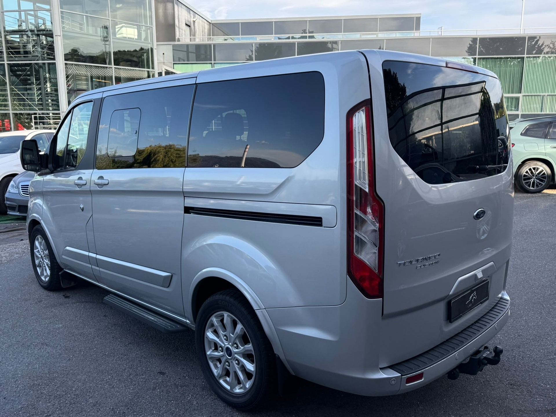 FORD Tourneo Custom 310 L1H1 Titanium SelectShift A-showroom-element-3