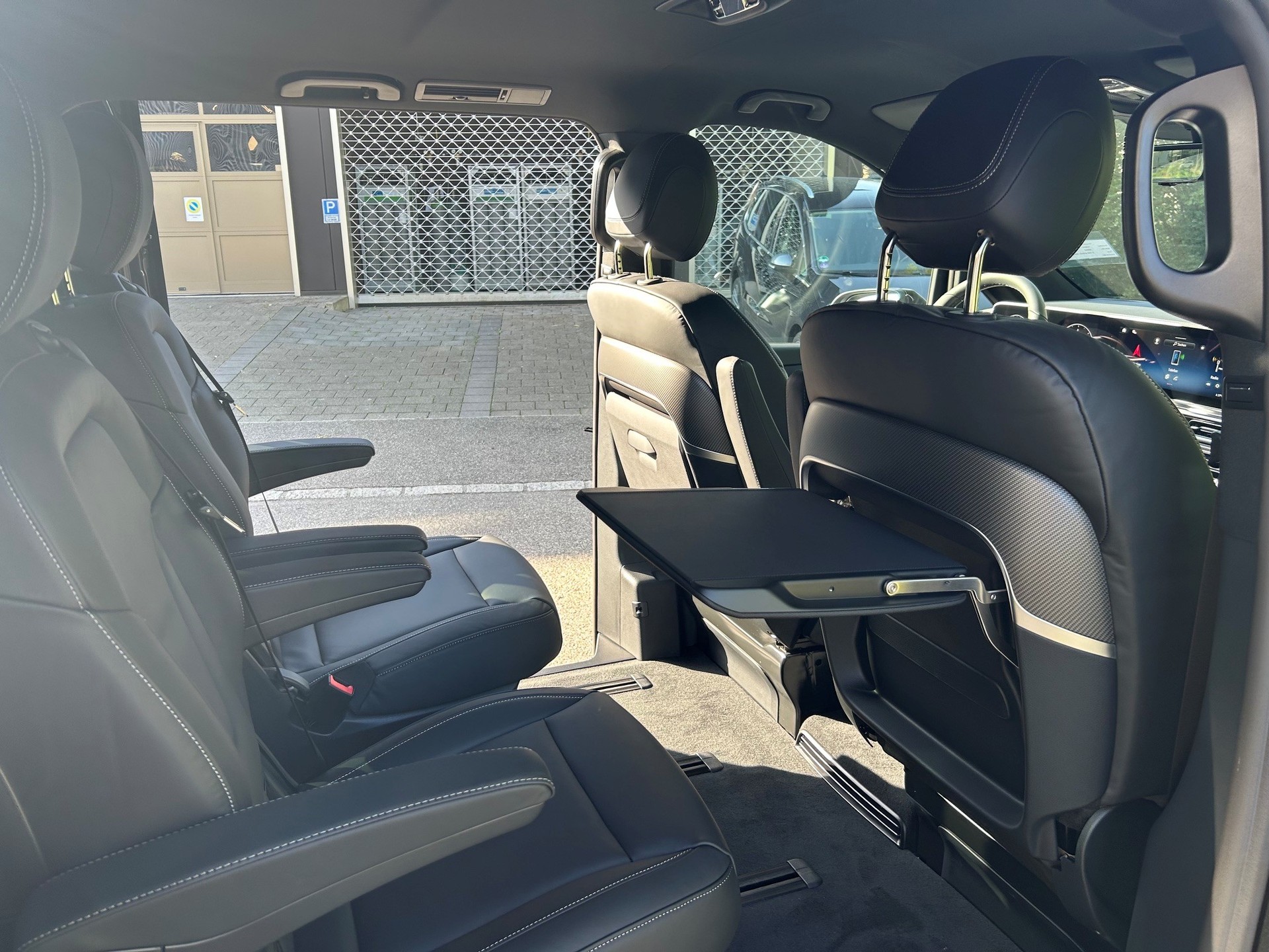 MERCEDES-BENZ V 300 d lang 4Matic Swiss Edition 9G-Tronic-image-12
