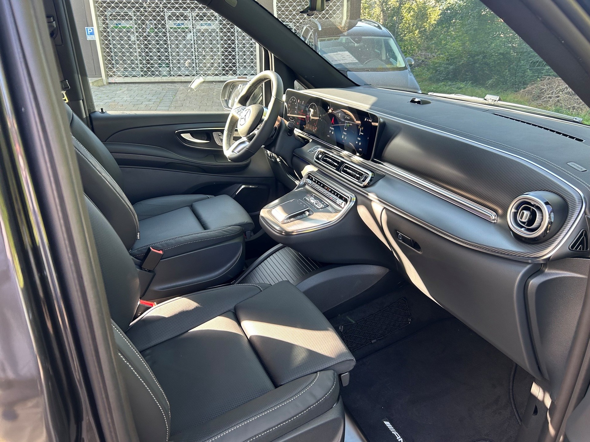 MERCEDES-BENZ V 300 d lang 4Matic Swiss Edition 9G-Tronic-image-13
