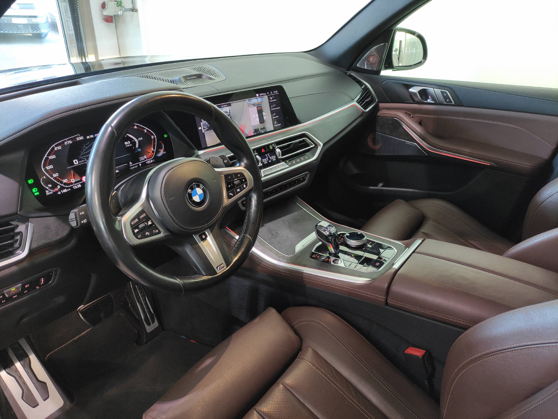 BMW X5 M50d xDrive-showroom-element-3