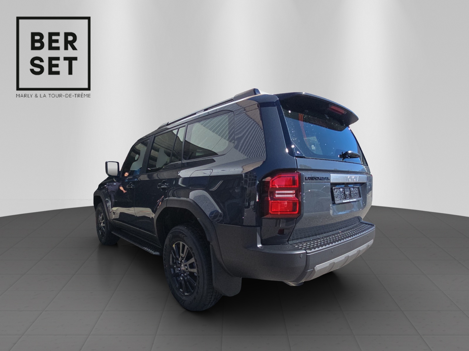 TOYOTA Land Cruiser 2.8 D 48V Comfort-showroom-element-2