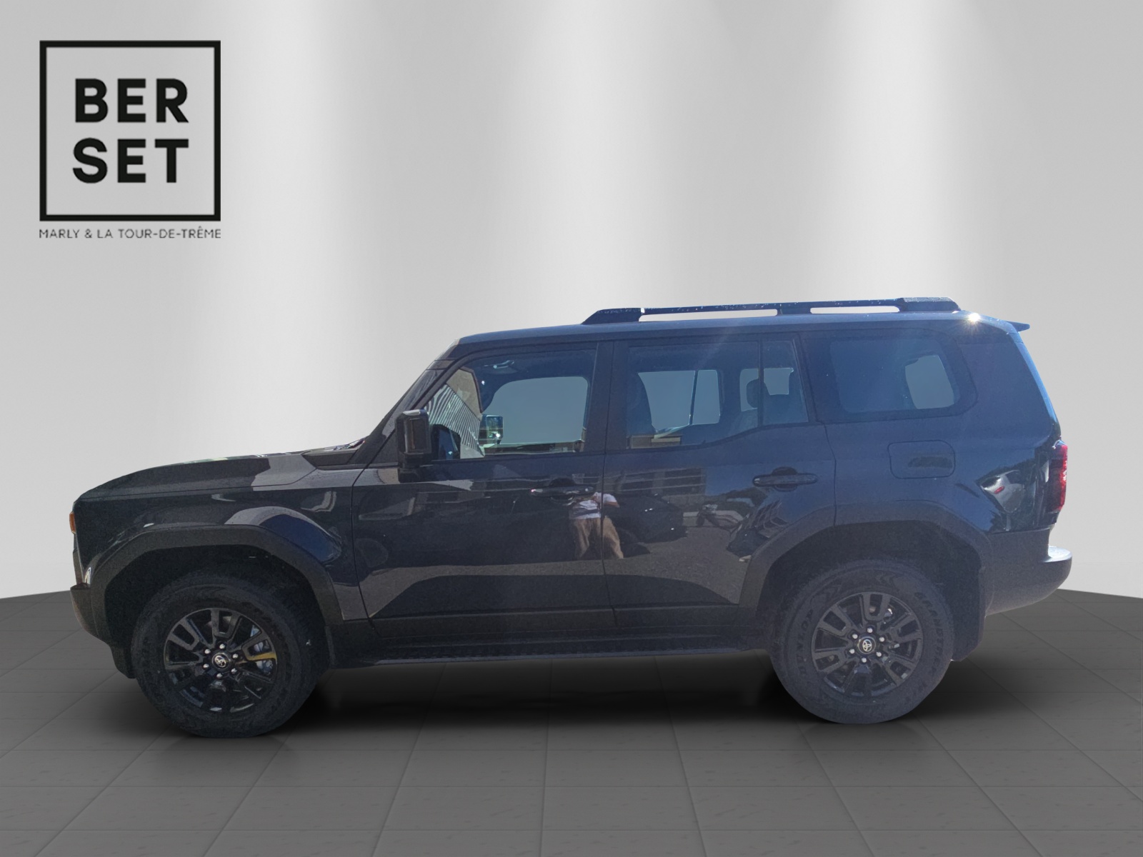 TOYOTA Land Cruiser 2.8 D 48V Comfort-showroom-element-1