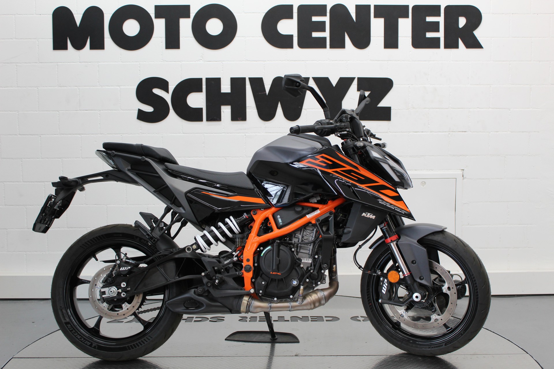 KTM 390 Duke-image-0