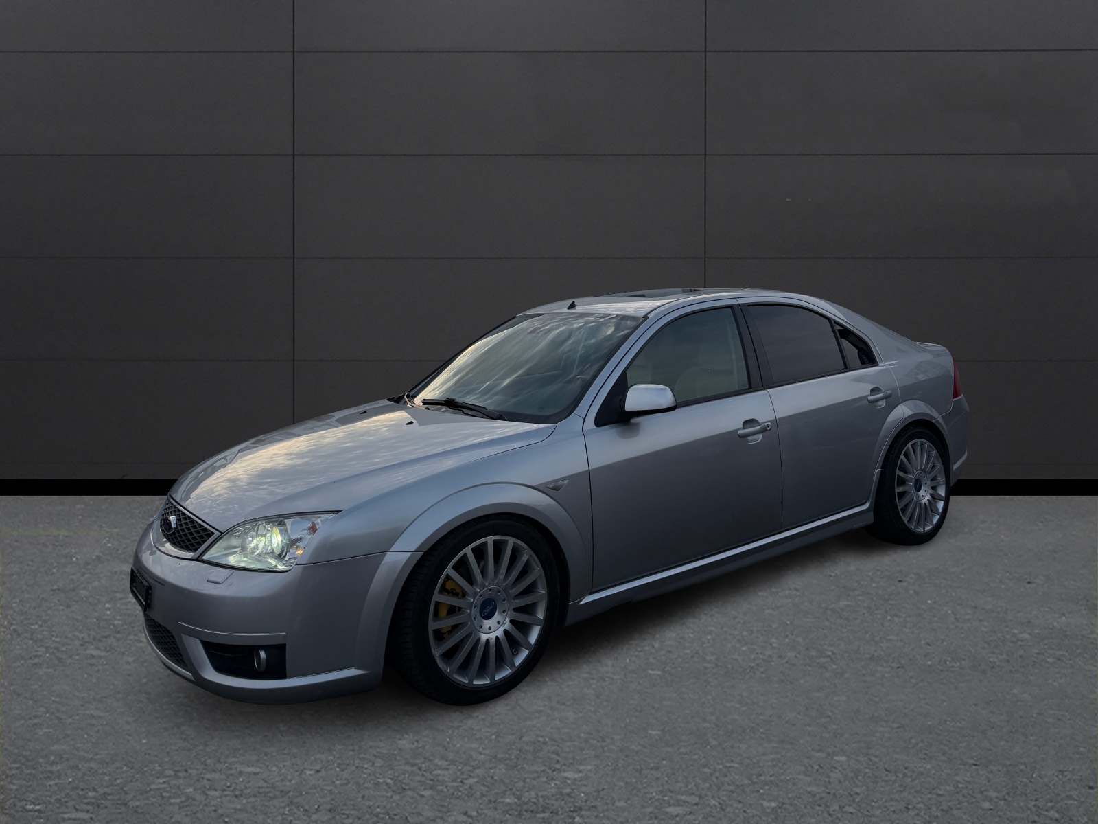 FORD Mondeo 3.0i V6 ST220-showroom-element-1
