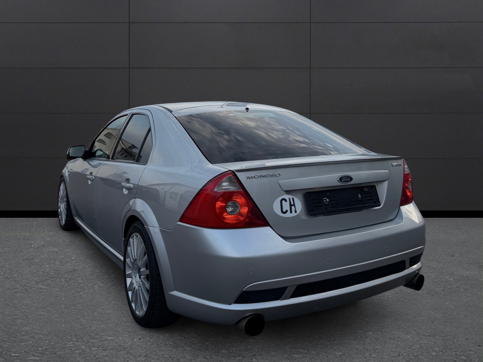 FORD Mondeo 3.0i V6 ST220-showroom-element-2