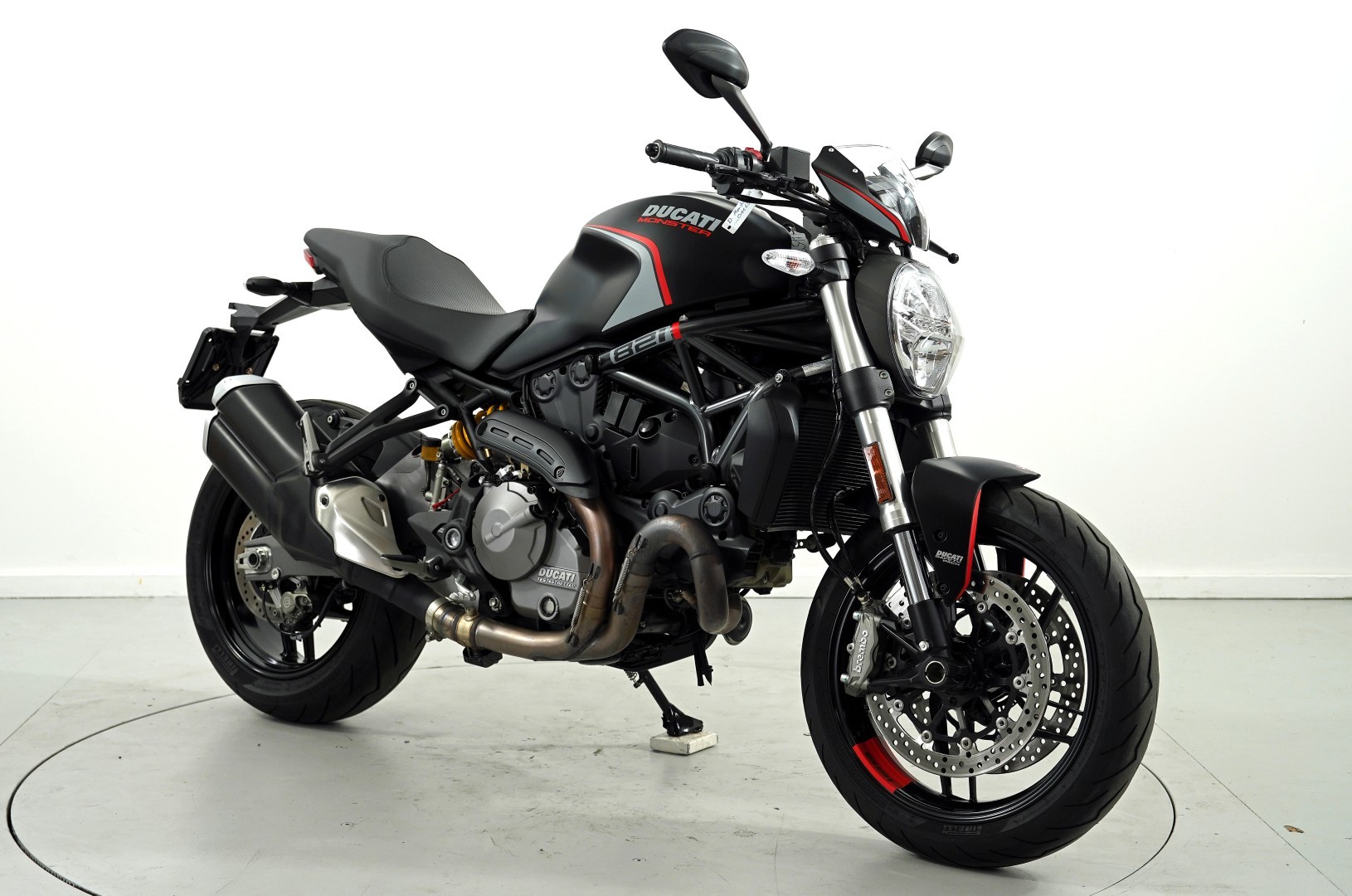 DUCATI 821 Monster ABS-showroom-element-1