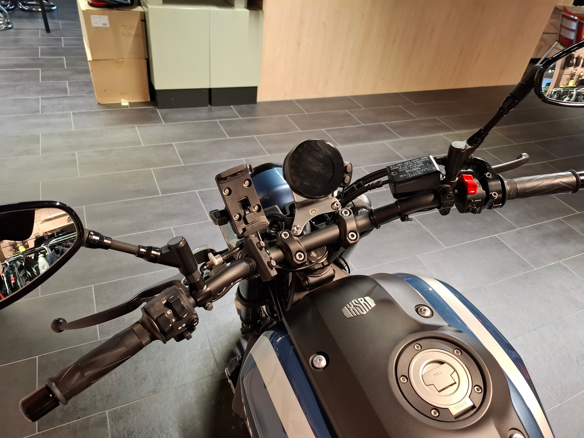 YAMAHA XSR 900-image-6