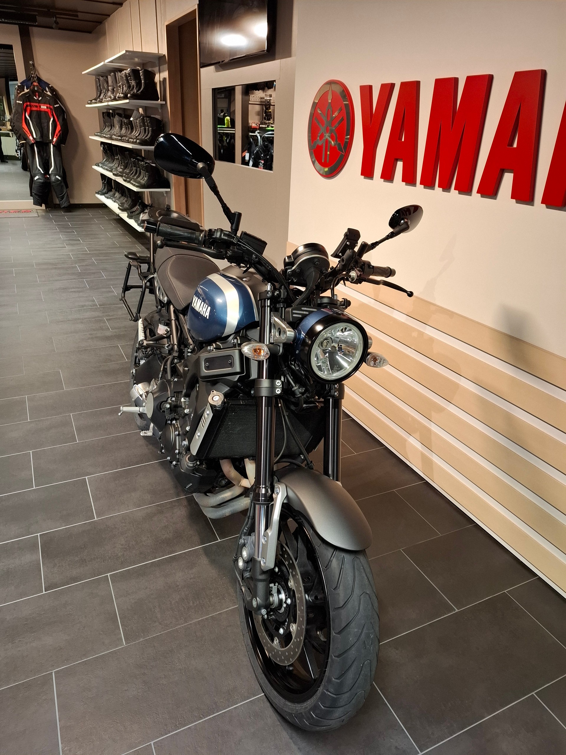 YAMAHA XSR 900-image-3