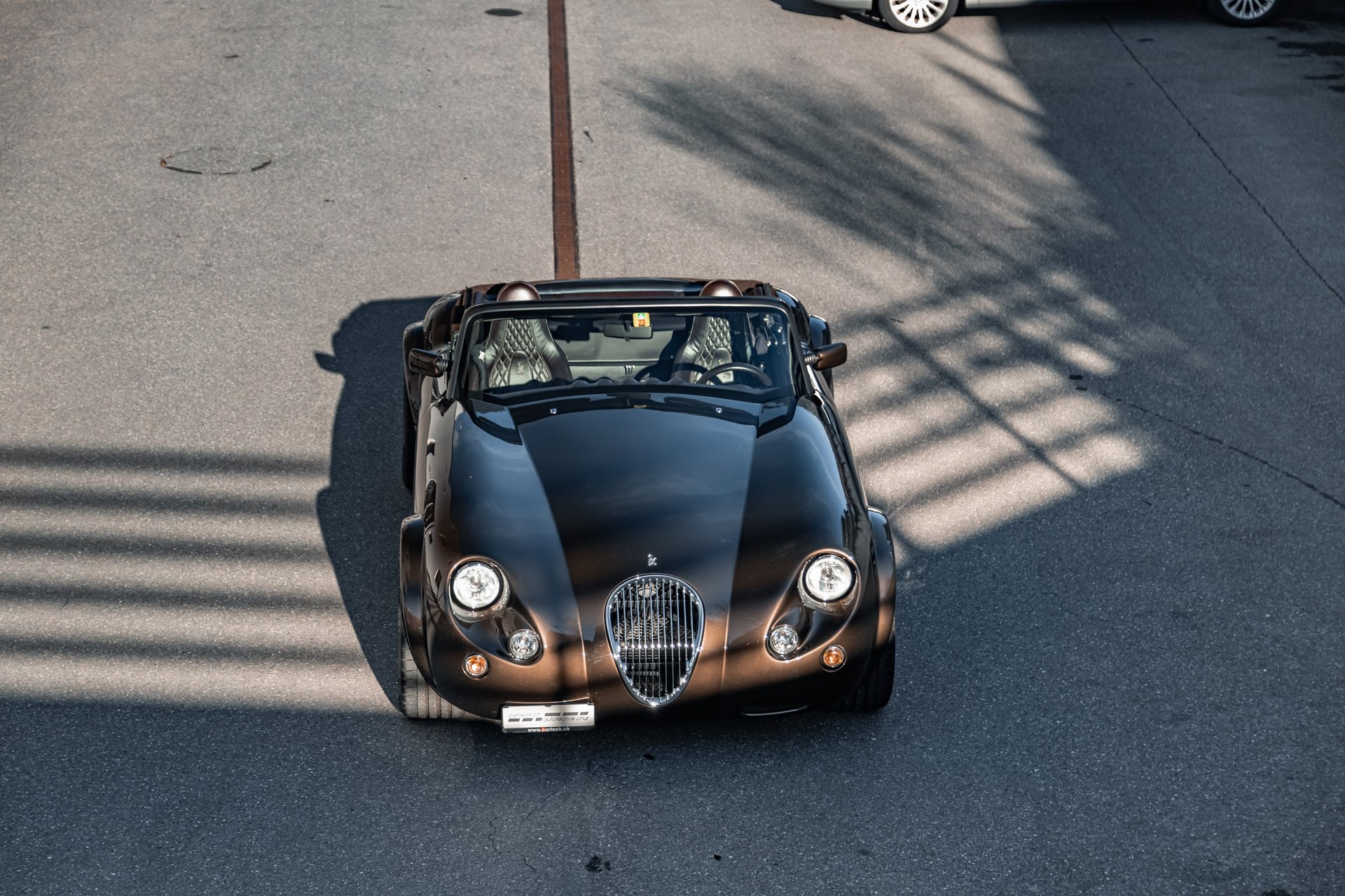 WIESMANN Roadster MF3-showroom-element-1