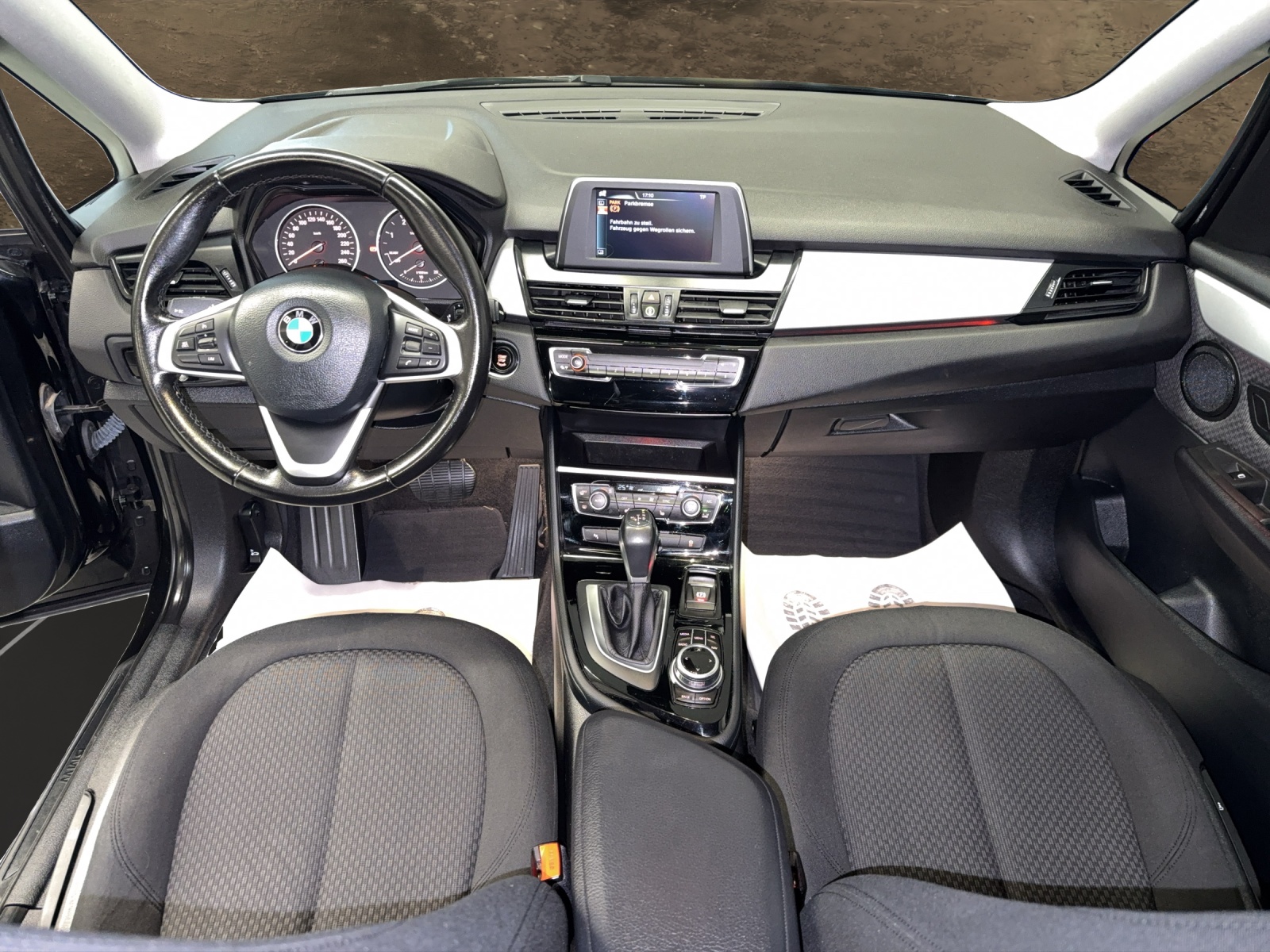 BMW 218d Gran Tourer Sport Line Steptronic-showroom-element-3