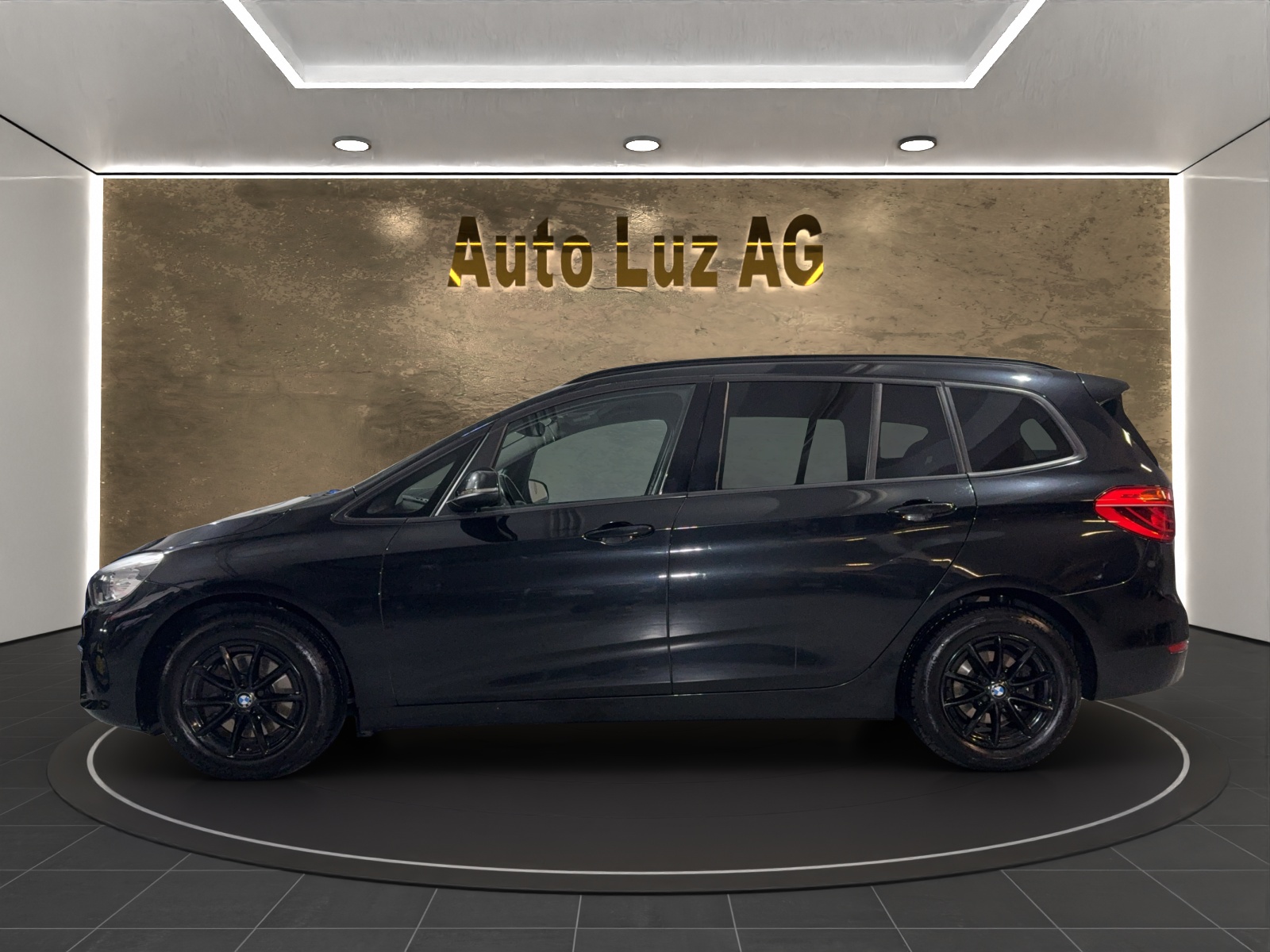 BMW 218d Gran Tourer Sport Line Steptronic-image-4