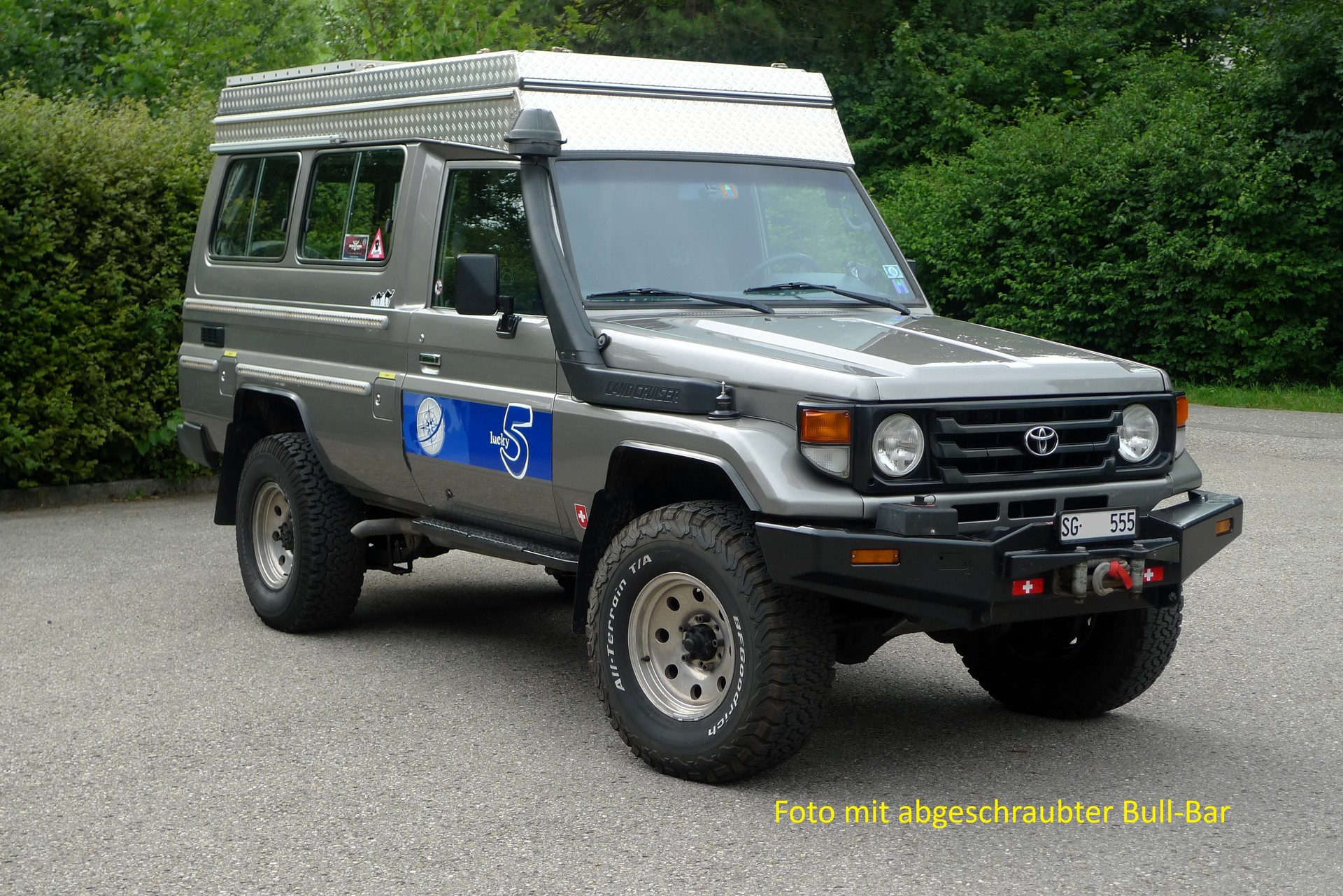 TOYOTA Land Cruiser HZJ78-image-15