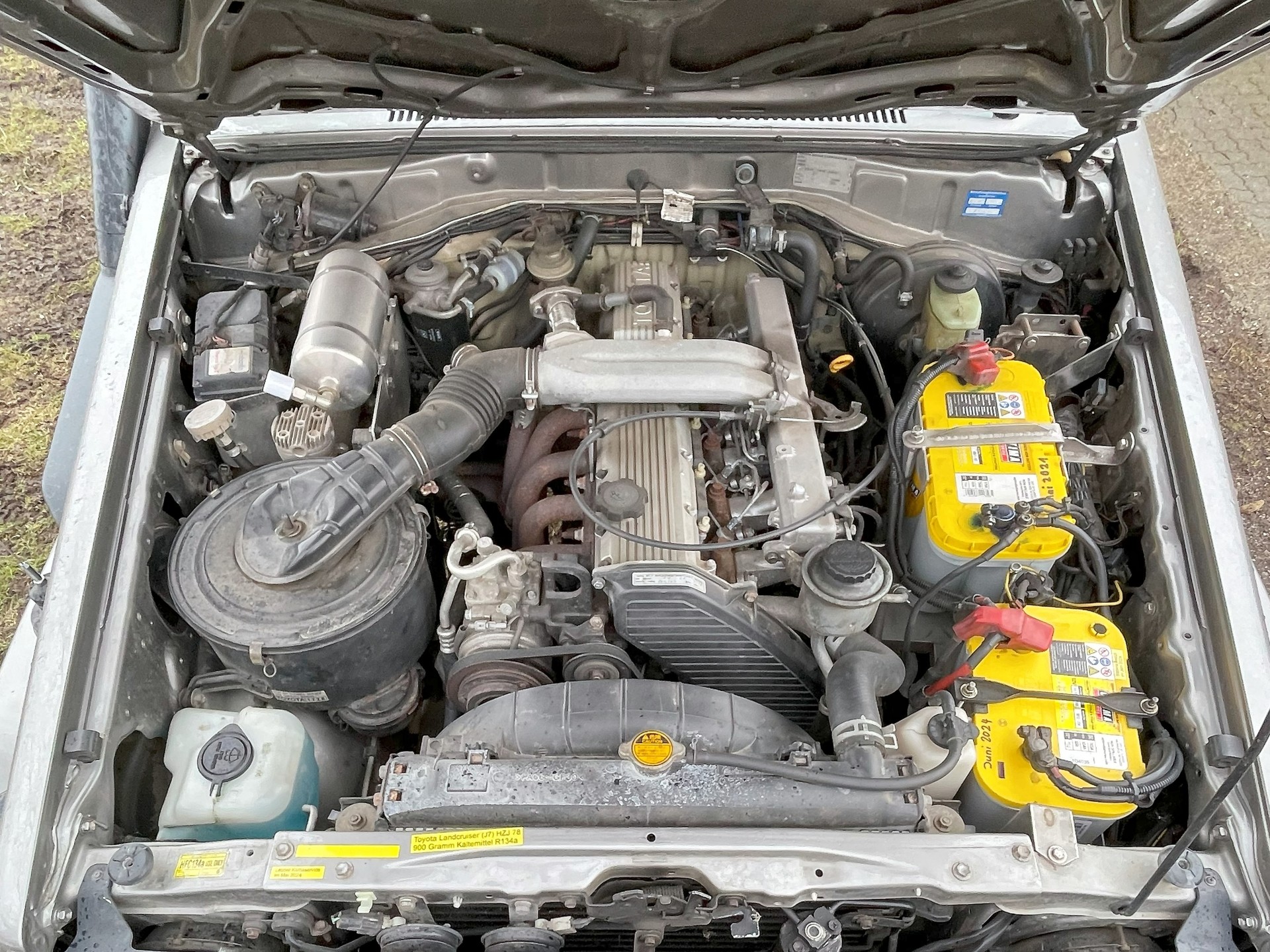 TOYOTA Land Cruiser HZJ78-image-16