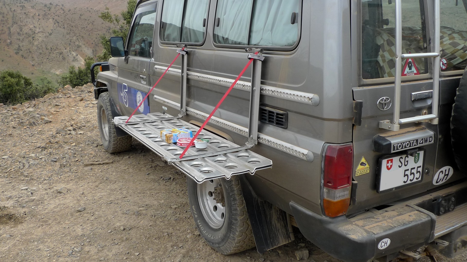 TOYOTA Land Cruiser HZJ78-image-7