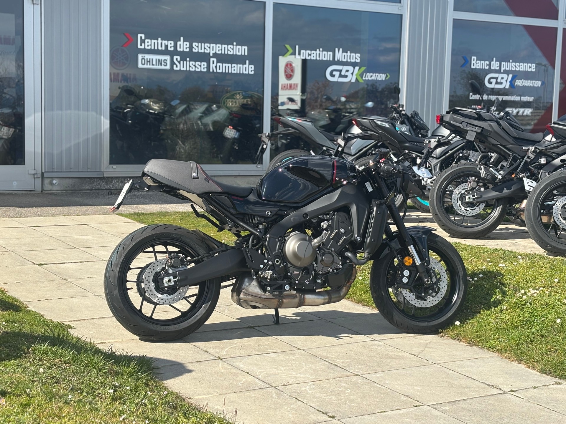 YAMAHA XSR 900-image-1