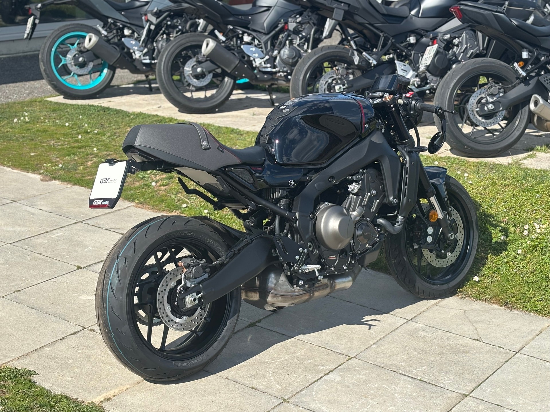 YAMAHA XSR 900-image-2
