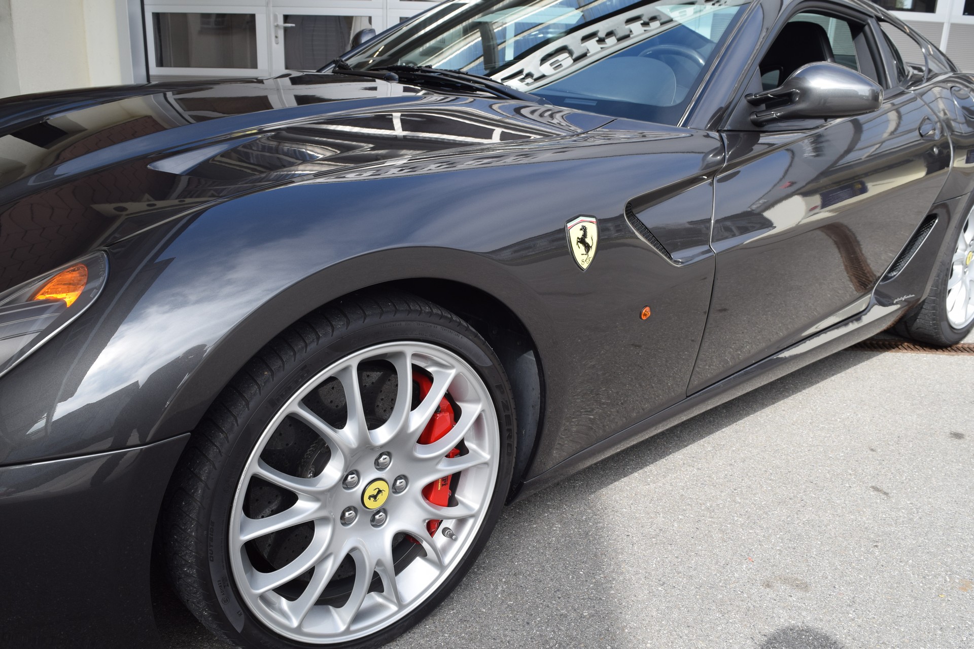 FERRARI 599 GTB-image-6