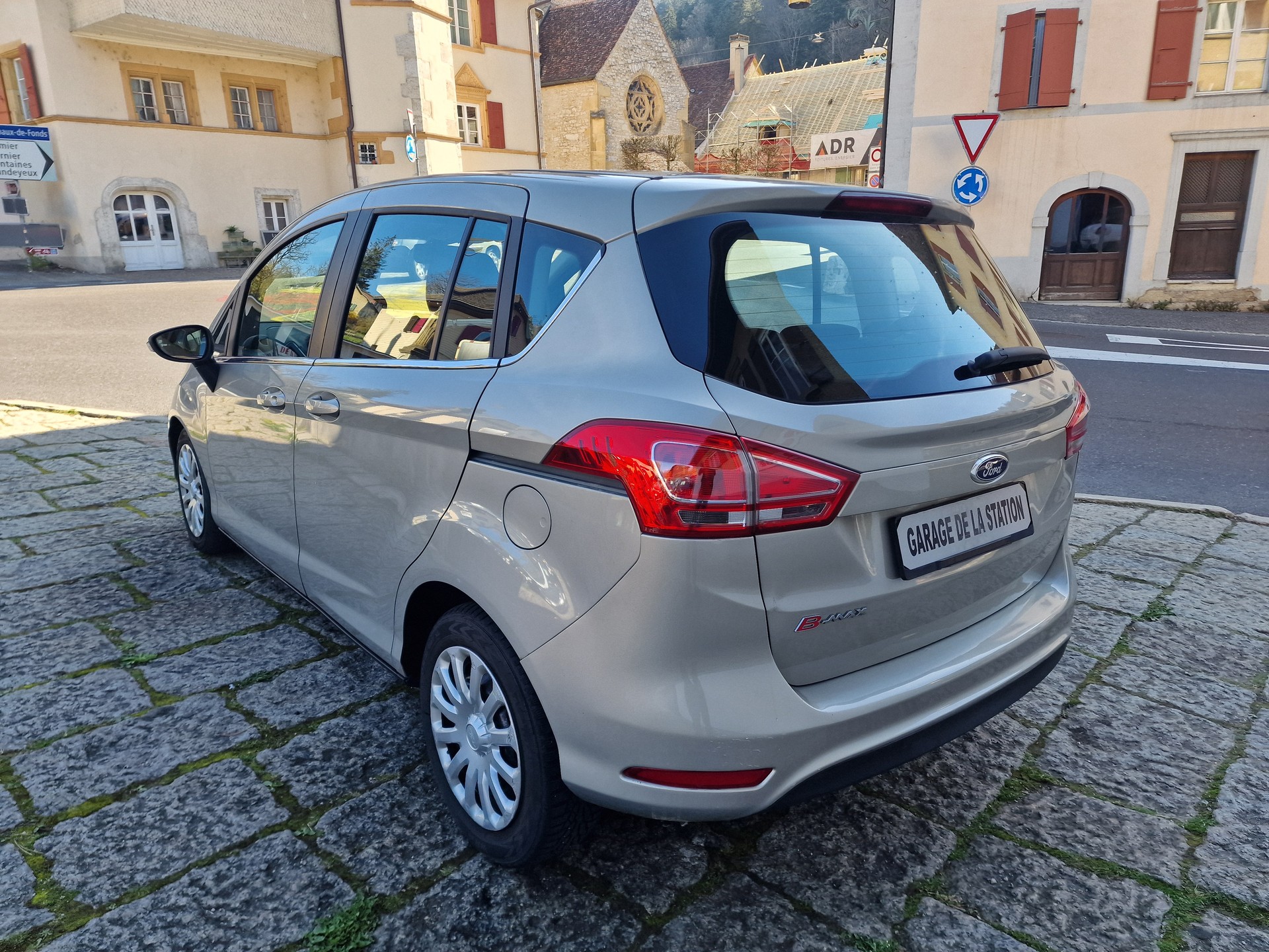 FORD B-Max 1.6 Ti-VCT Trend PowerShift-image-5