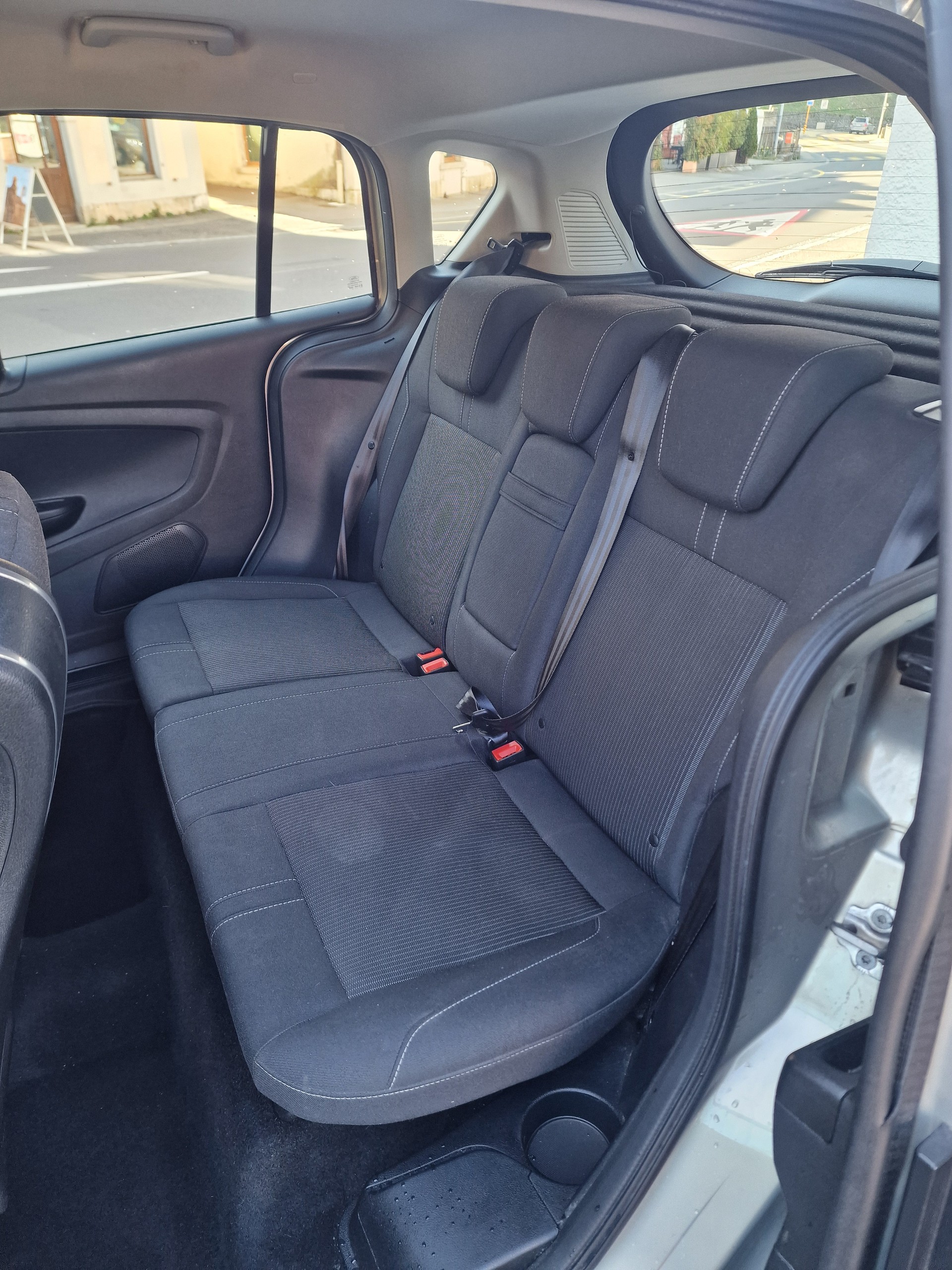 FORD B-Max 1.6 Ti-VCT Trend PowerShift-image-12