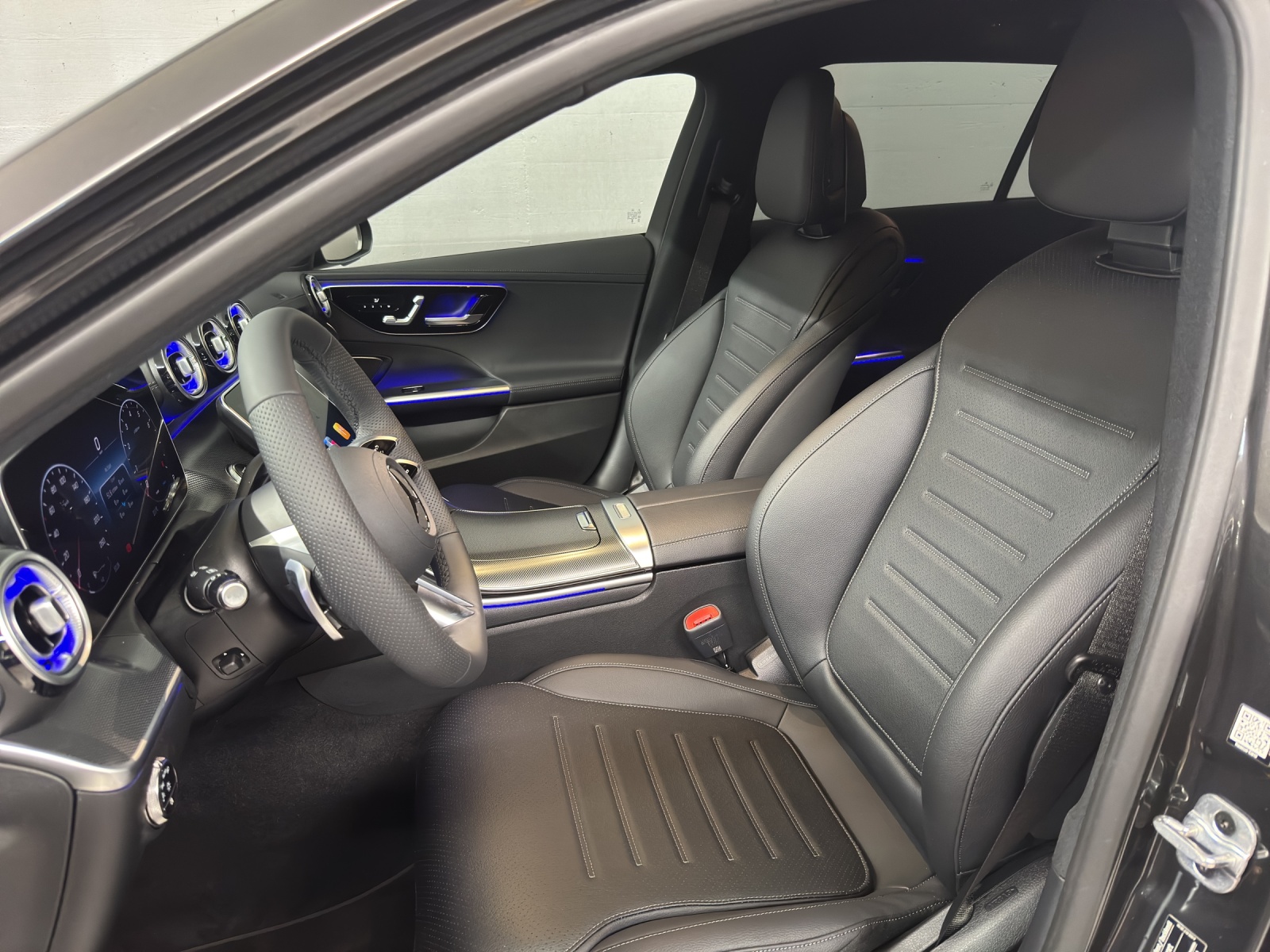 MERCEDES-BENZ C 300 AMG Line 4Matic T-Modell-image-15