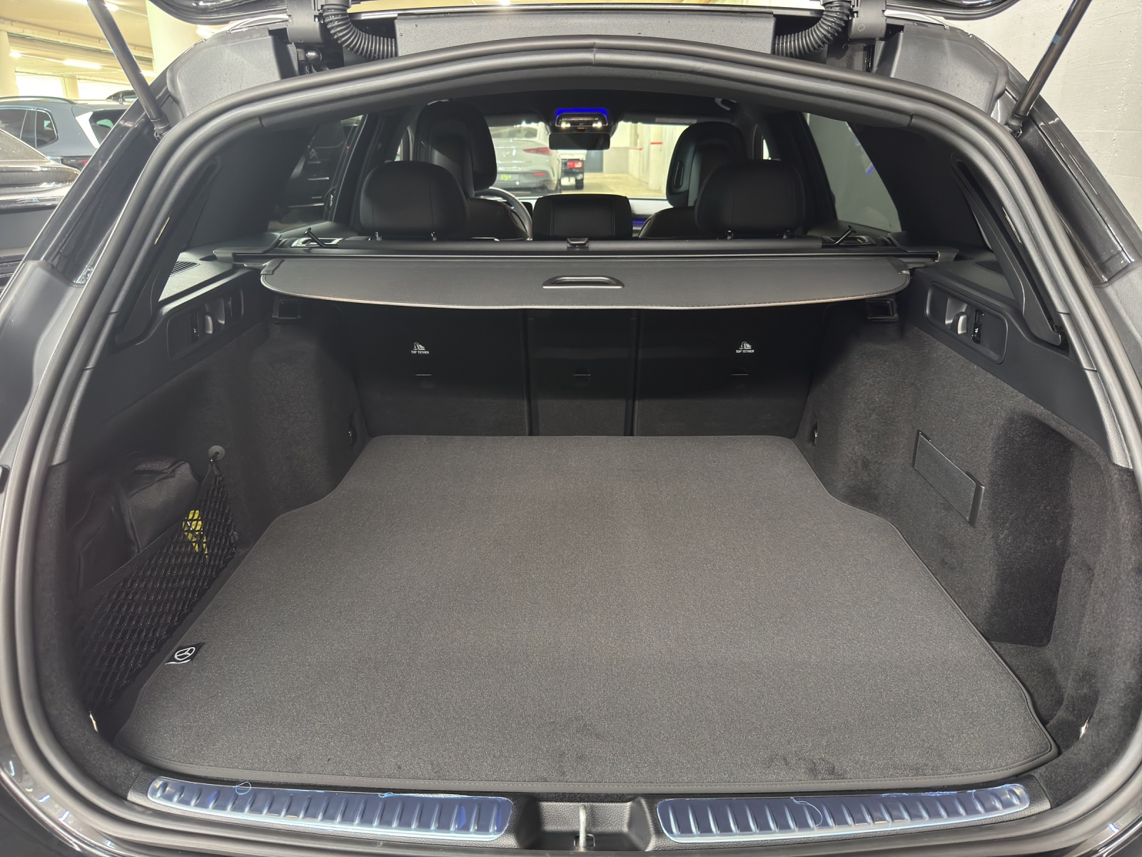 MERCEDES-BENZ C 300 AMG Line 4Matic T-Modell-image-10