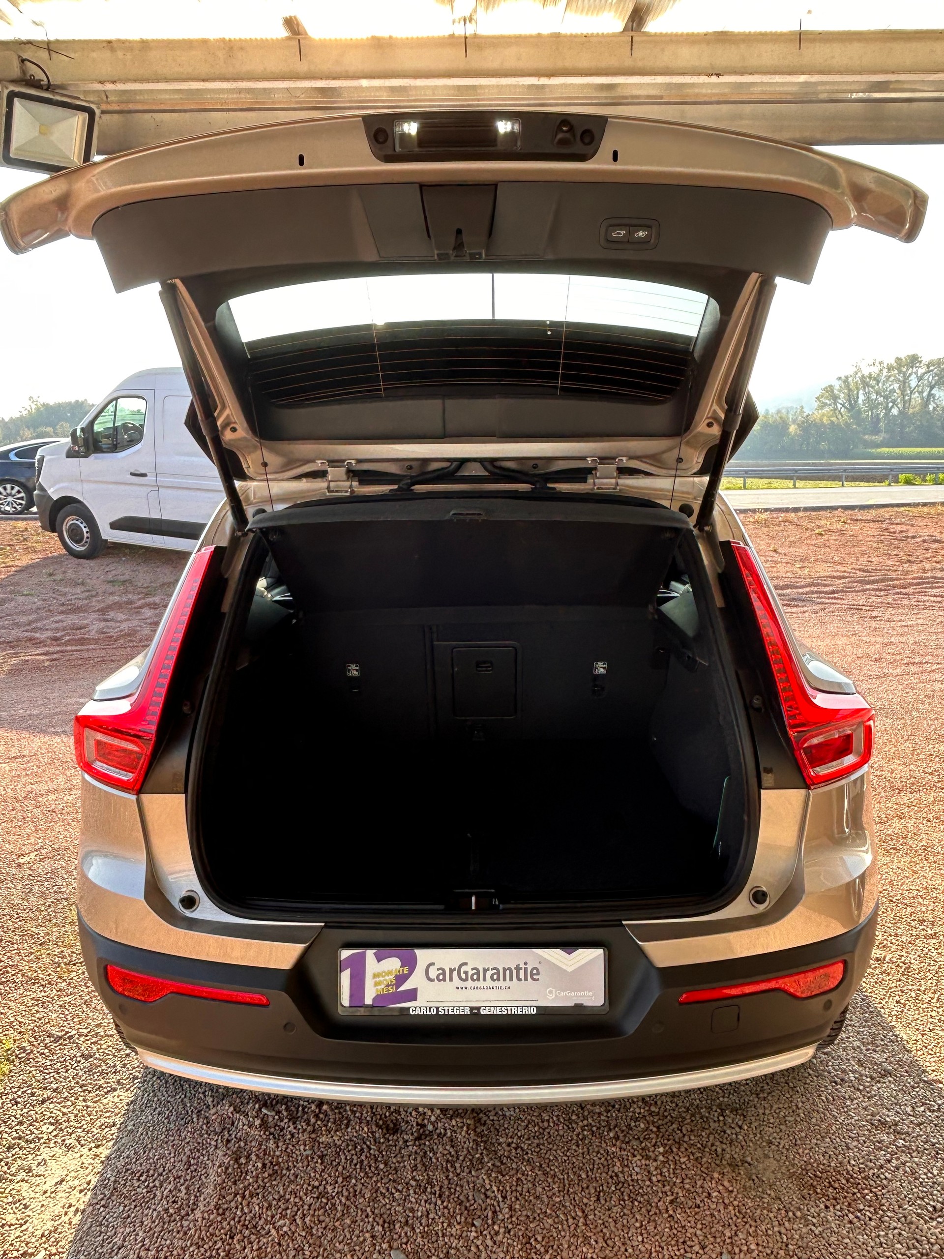 VOLVO XC40 T2 Core Geartronic-image-14
