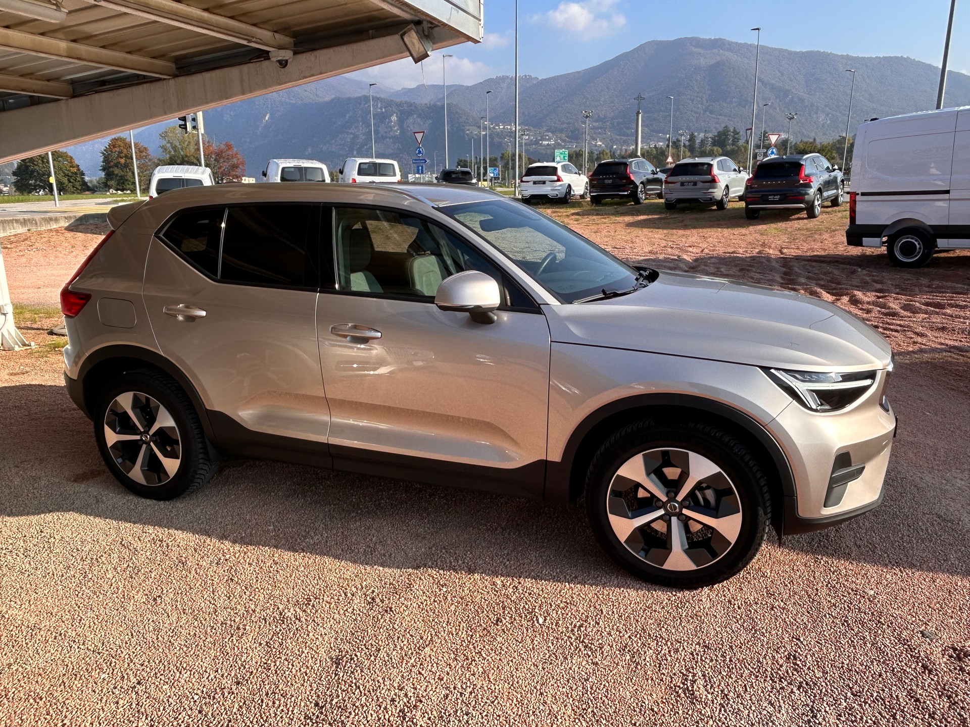 VOLVO XC40 T2 Core Geartronic-showroom-element-2