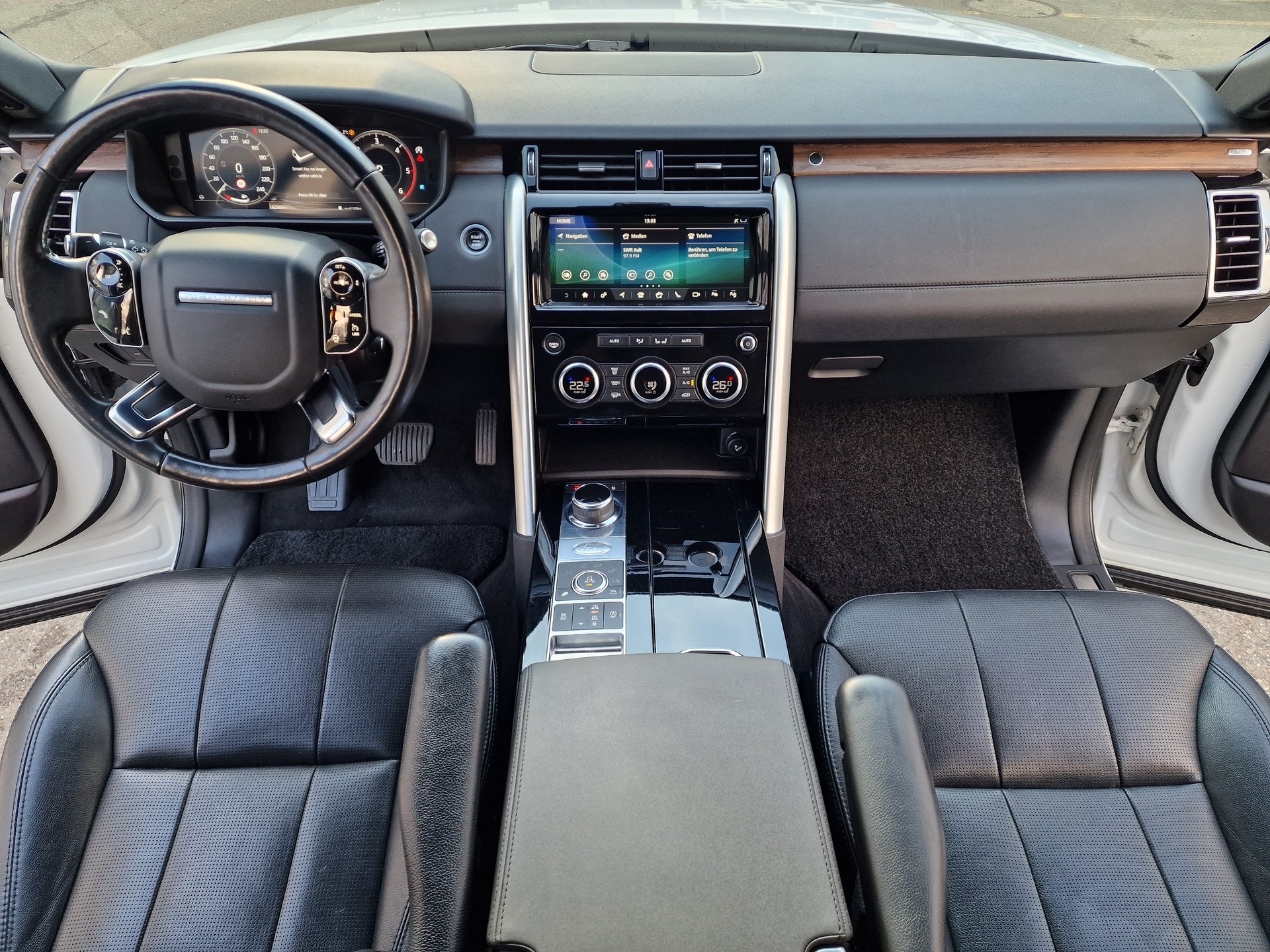 LAND ROVER LAND ROVER Discovery 3.0 SDV6 HSE Luxury-image-16