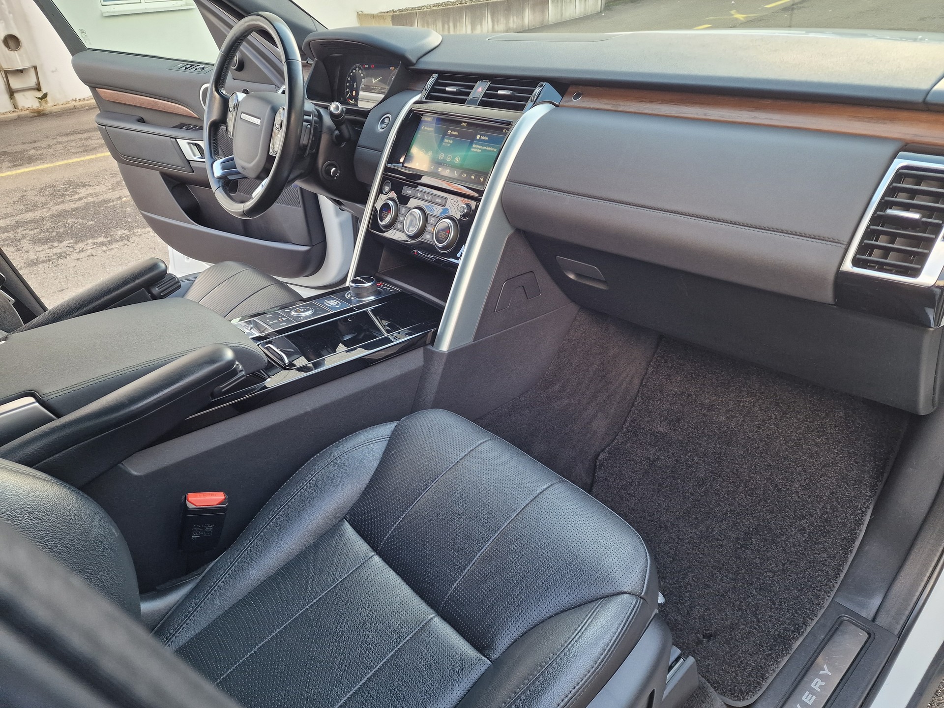 LAND ROVER LAND ROVER Discovery 3.0 SDV6 HSE Luxury-image-15