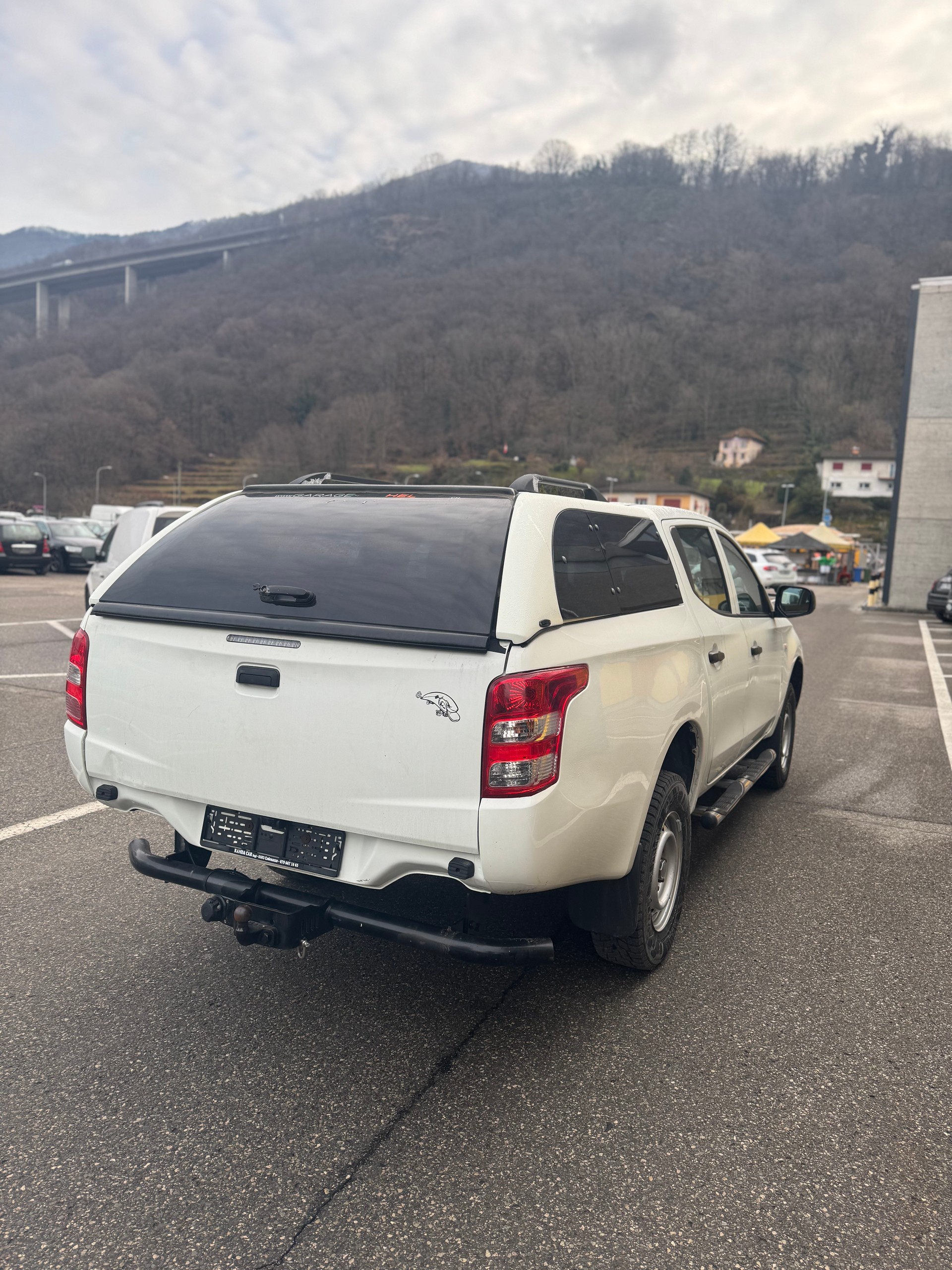 MITSUBISHI L 200 2.4 Value Double Cab-image-2