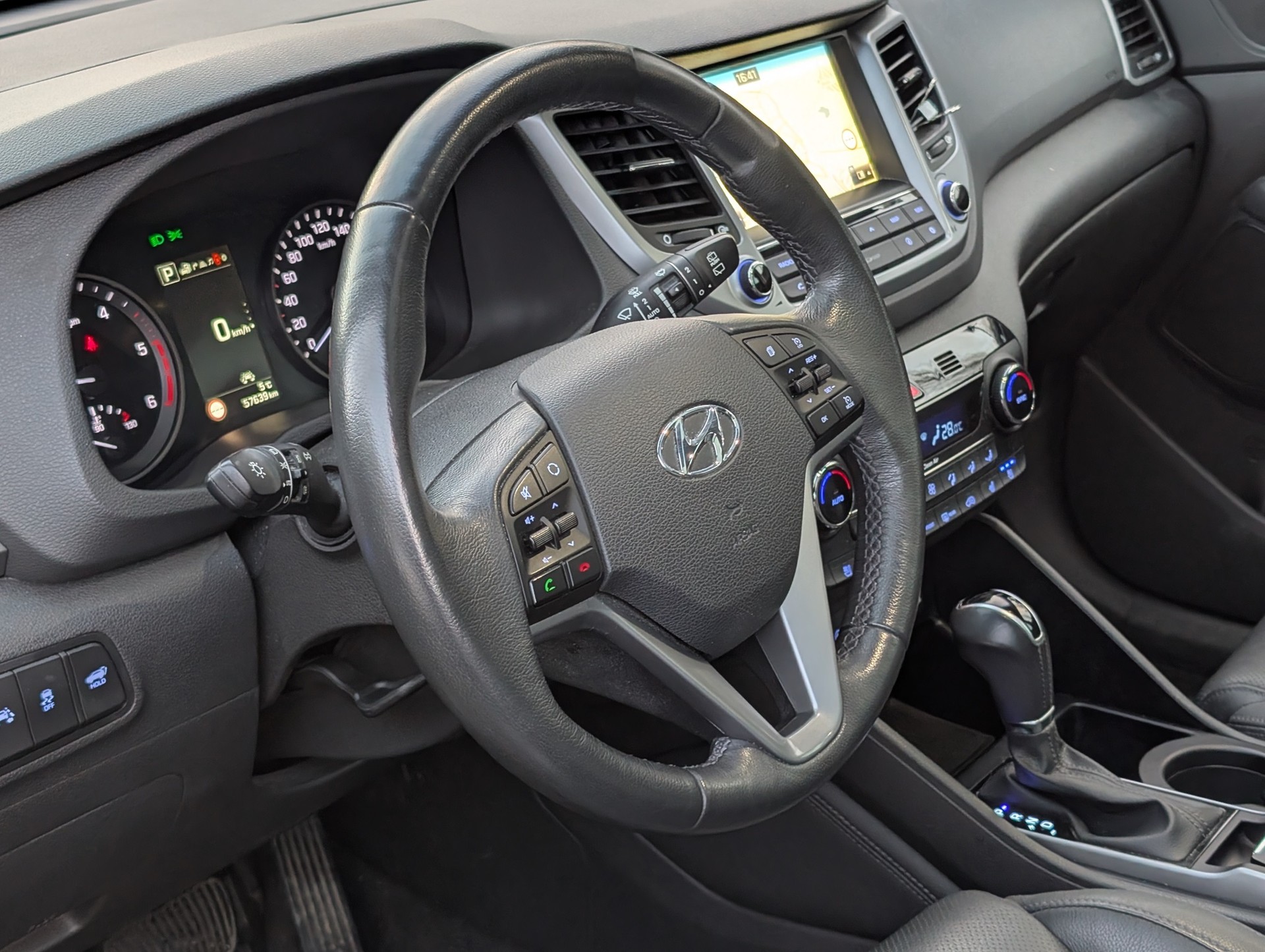 HYUNDAI Tucson 2.0 CRDI Vertex 4WD Automatic-image-16